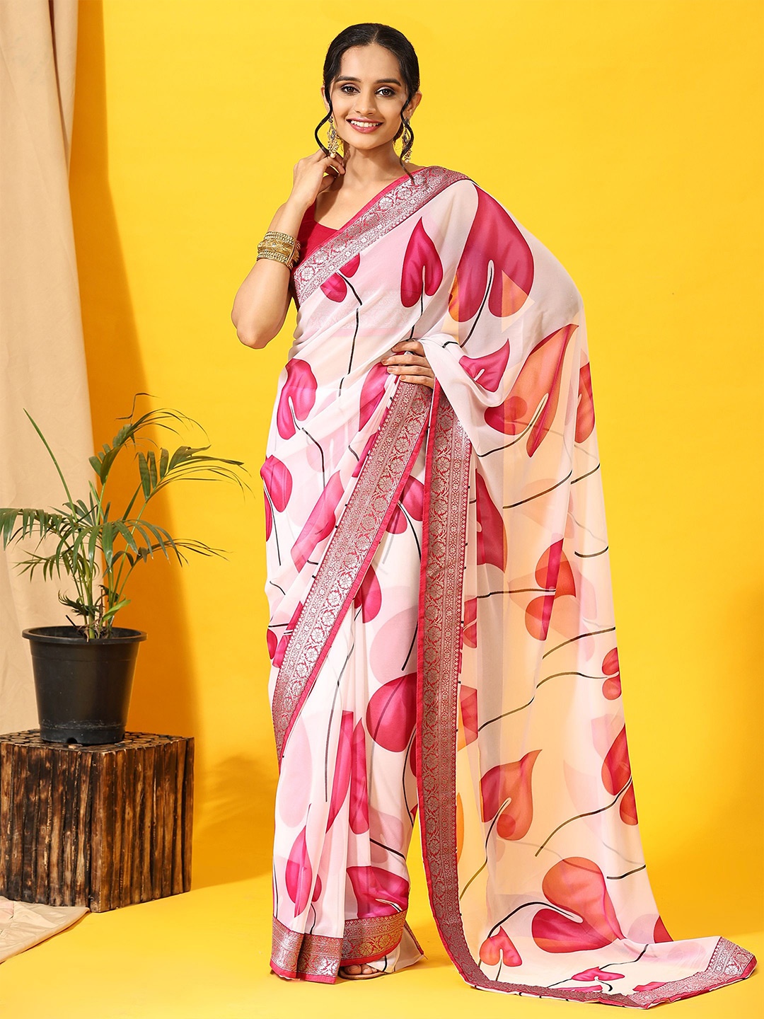 

RACHNA Floral Printed Zari Pure Georgette Saree, Pink