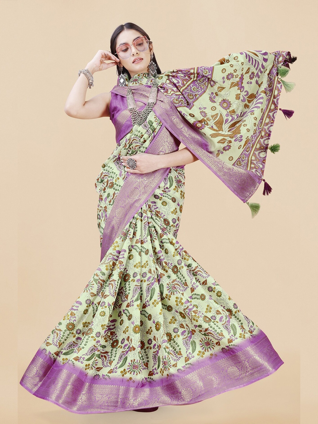 

MIRCHI FASHION Floral Woven Design Zari Saree, Green