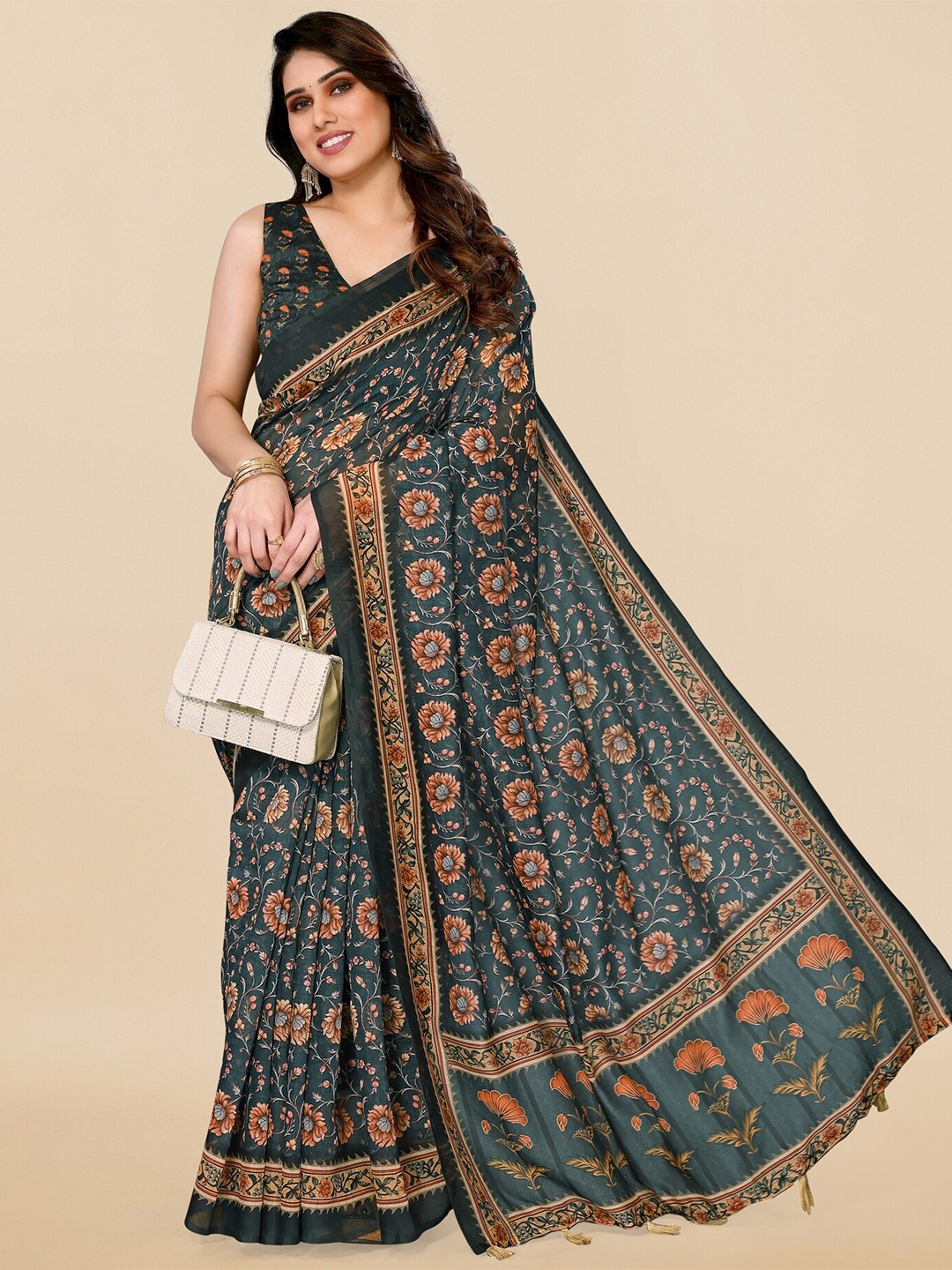 

MIRCHI FASHION Grey Floral Printed Saree