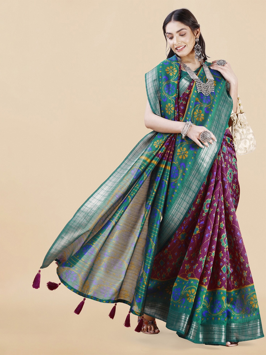 

MIRCHI FASHION Magenta & Green Ethnic Motifs Printed Zari Saree