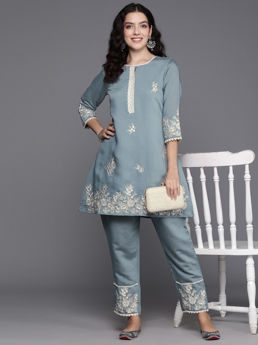 

Indo Era Women Floral Embroidered Regular Thread Work Kurta with Trousers, Blue
