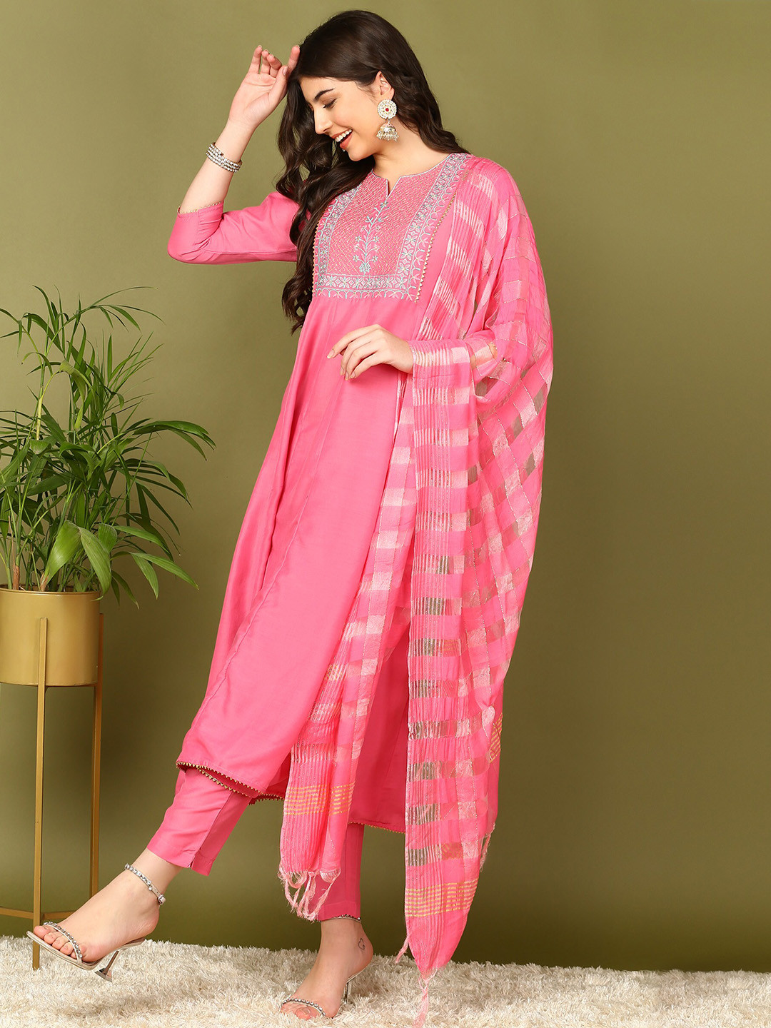 

HERE&NOW Pink Ethnic Motifs Yoke Design Thread Work Anarkali Kurta Trousers With Dupatta