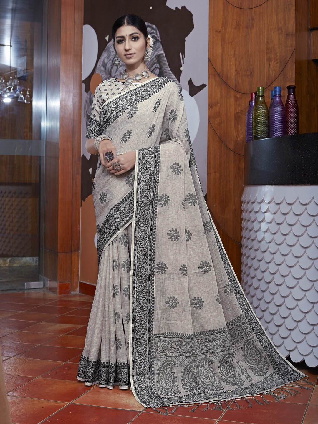 

GAJARAI Ethnic Motifs Woven Design Cotton Linen Saree, Grey