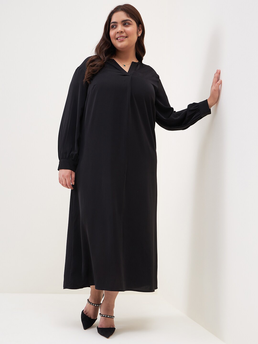 

Femella Plus Size Cuffed Sleeve Round Neck Maxi Dress, Black