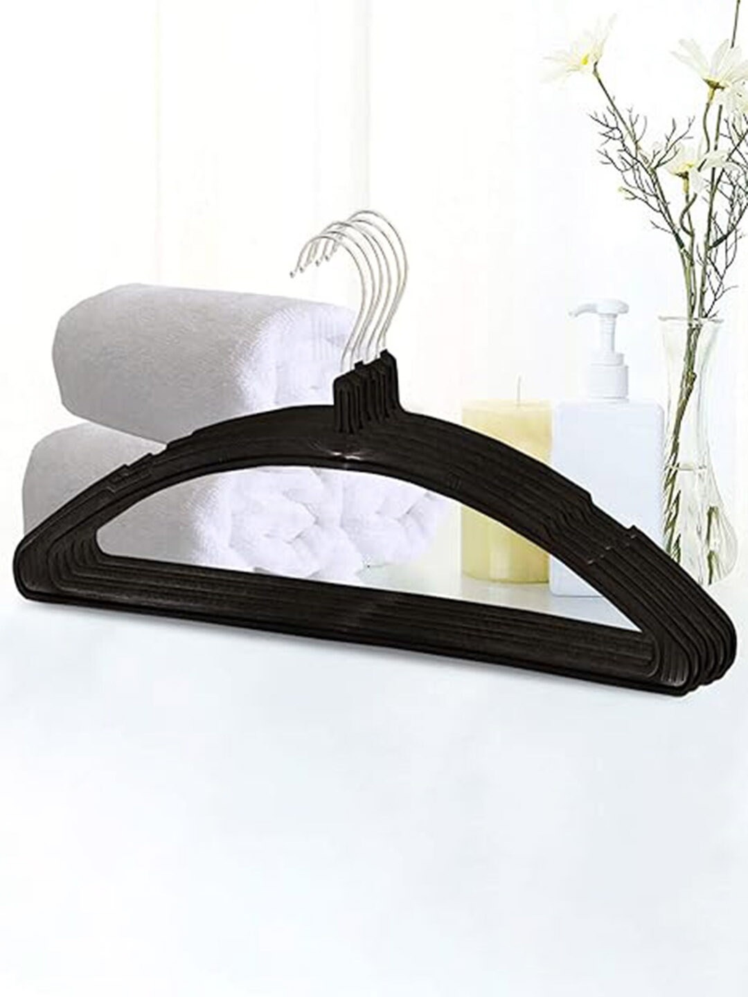 

Kuber Industries Black 6 Pieces Plastic Cloth Hangers