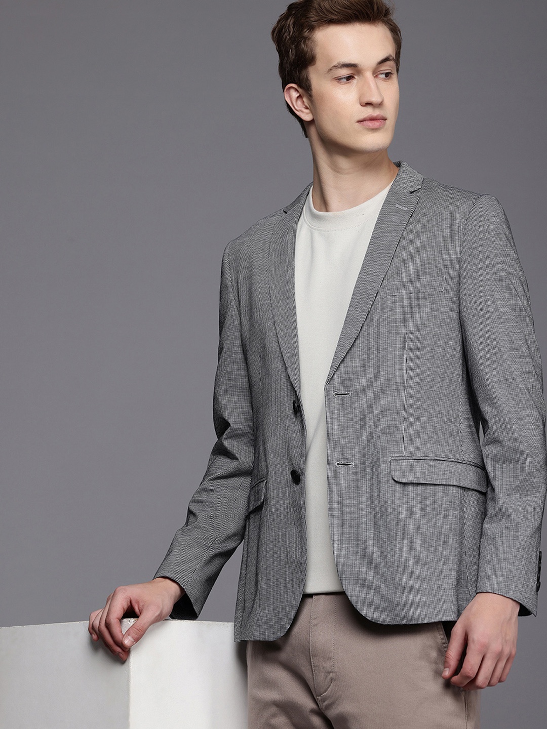 

Louis Philippe Sport Pure Cotton Textured Super Slim Fit Single-Breasted Semiformal Blazer, Black