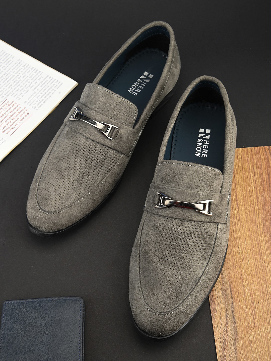 

HERE&NOW Men Grey Textured Horsebit Formal Loafers