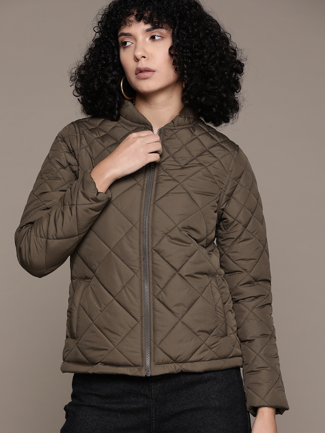 

Roadster Women Solid Windcheater Outdoor Quilted Jacket, Copper