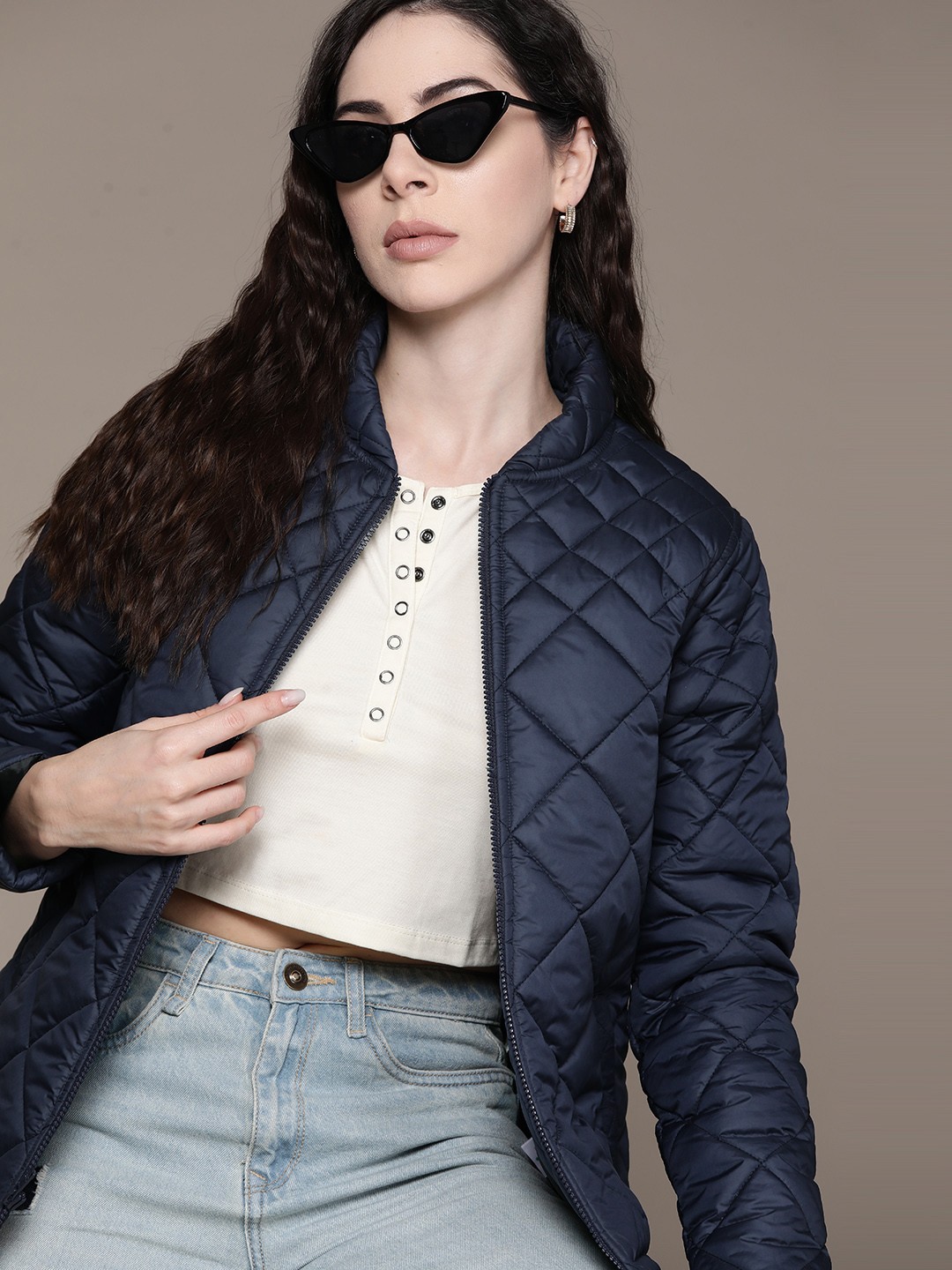 

Roadster Women Solid Windcheater Outdoor Quilted Jacket, Navy blue