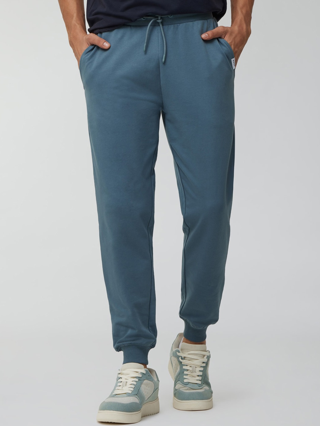 

XYXX Men Slim Fit Solid Storm Grey Joggers