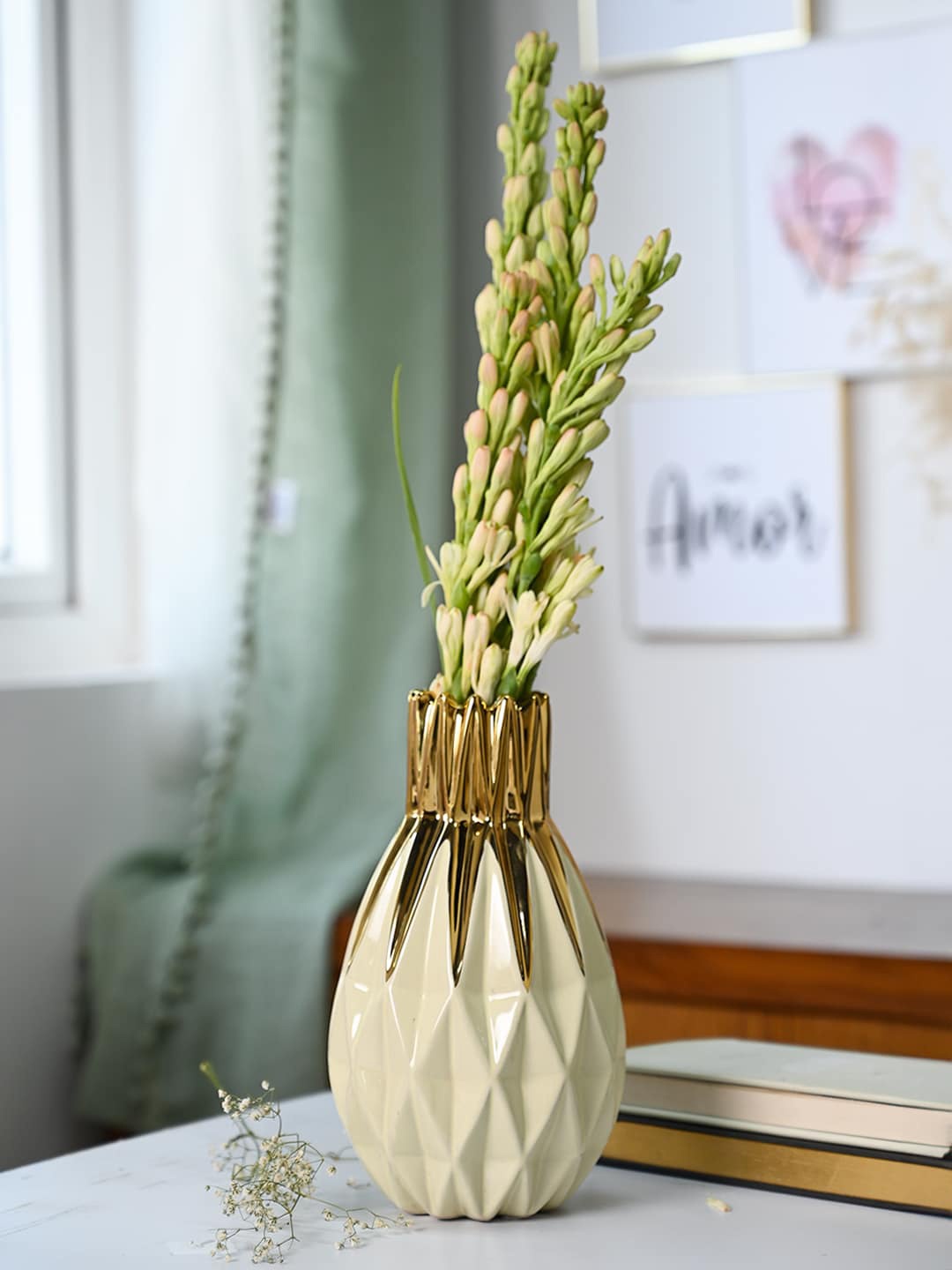 

MARKET99 Cream Coloured Ceramic Flower Vase, Gold