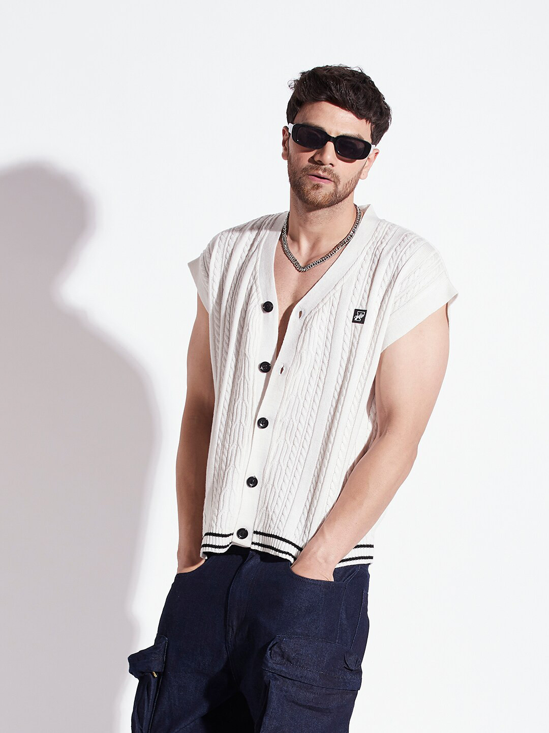 

FUGAZEE Self Design Cable Knit Acrylic Sweater, White