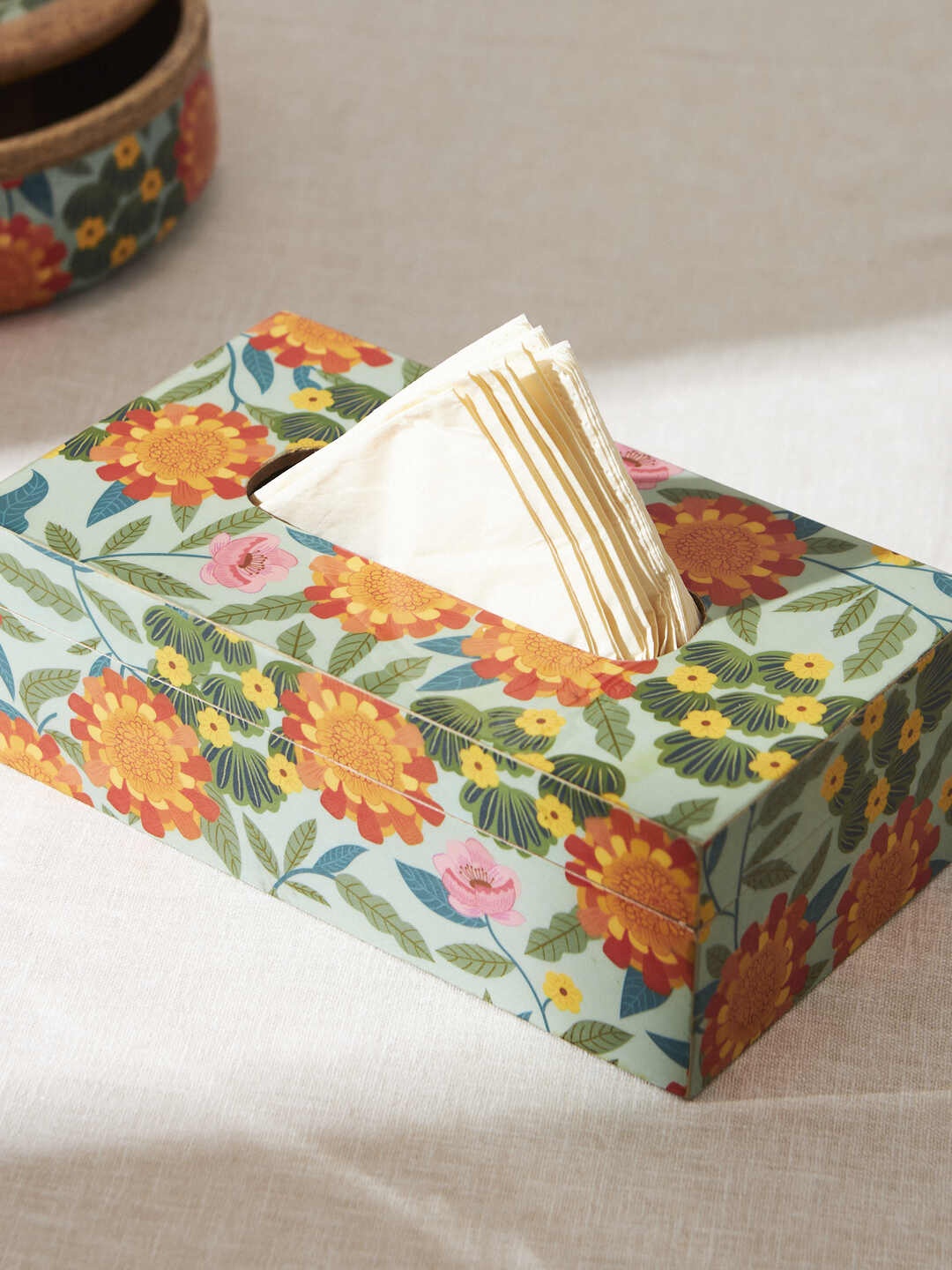 

Chumbak Blue & Red Printed Wooden Tissue Holder