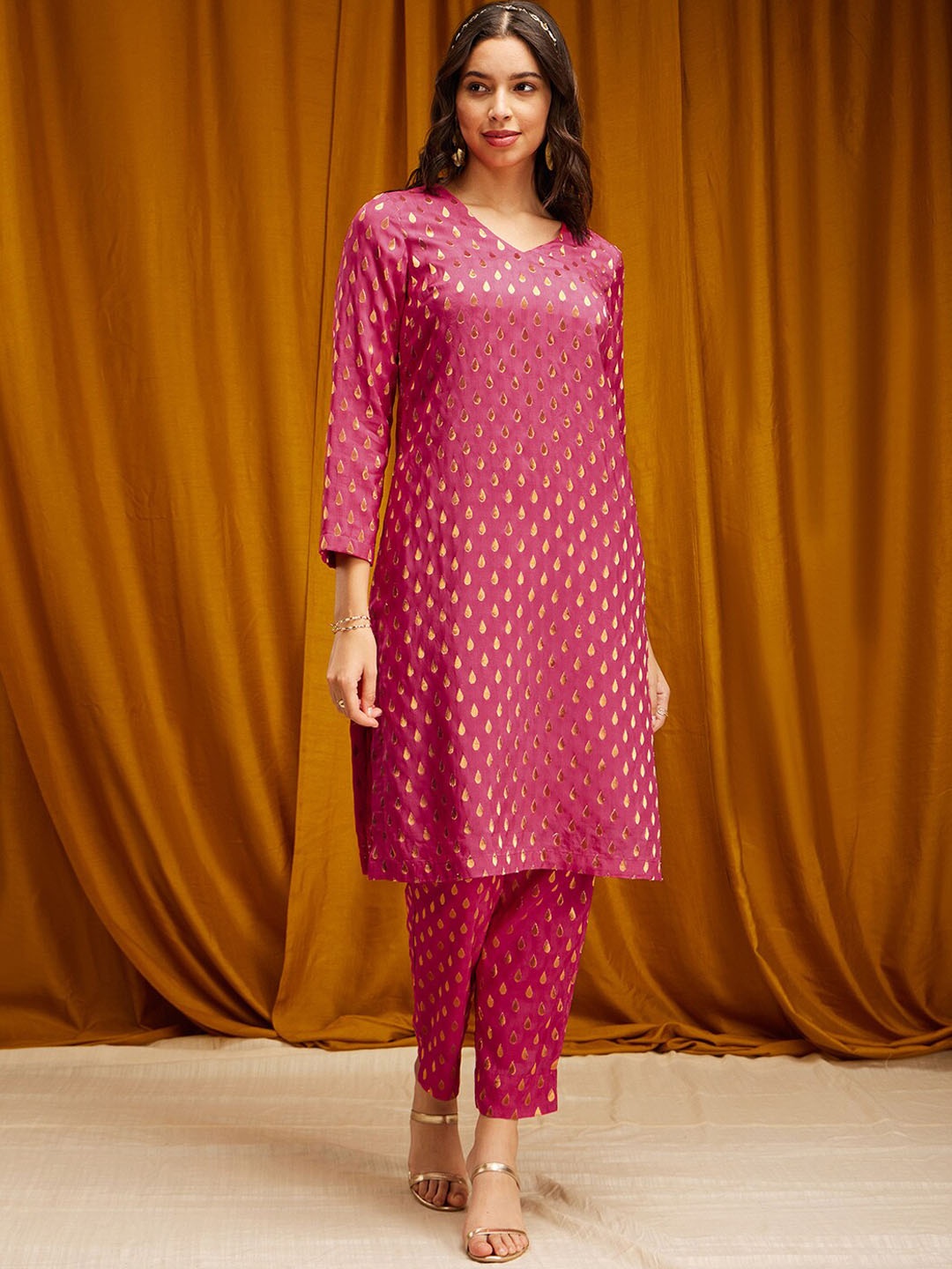 

Pink Fort Ethnic Motifs Woven Design V-Neck Straight Brocade Silk Kurta