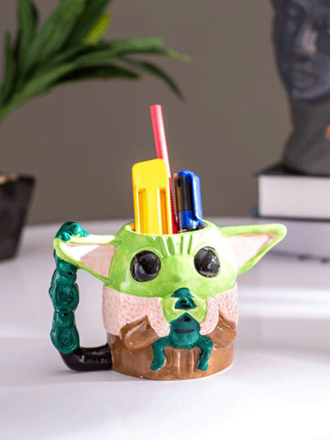 

THEDECORKART Printed Ceramic Pen Stand, Green