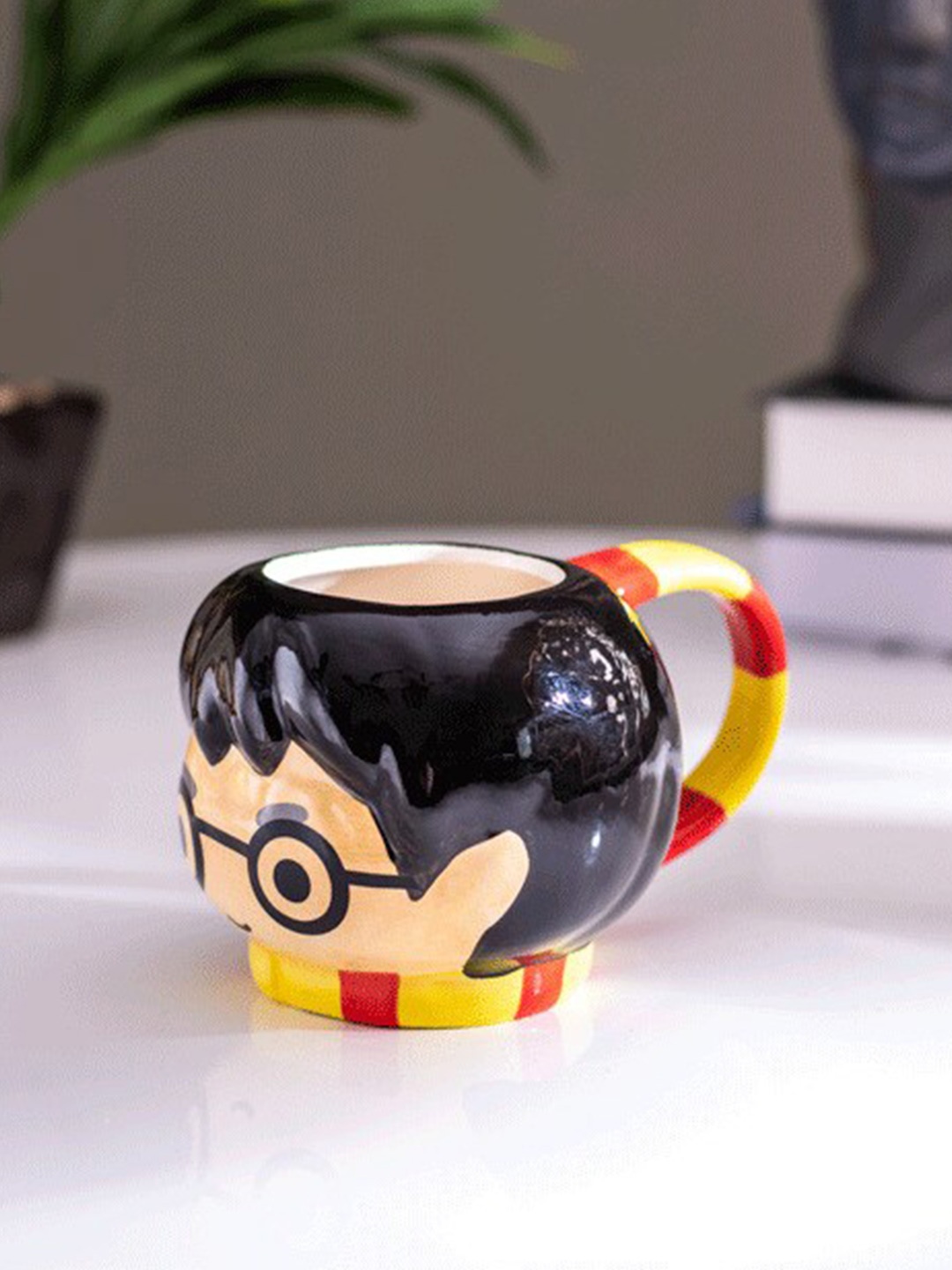 

THEDECORKART Black & Yellow Printed Ceramic Glossy Pen Holder Mug
