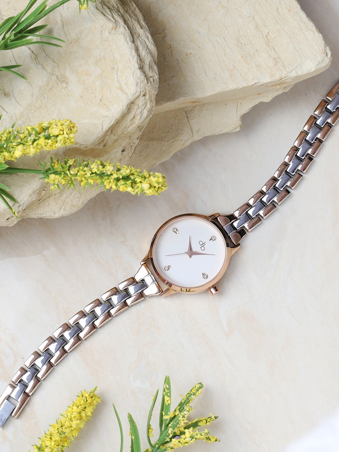 

DressBerry Women Brass Embellished Dial Bracelet Style Straps Analogue Watch DB23-1B, White