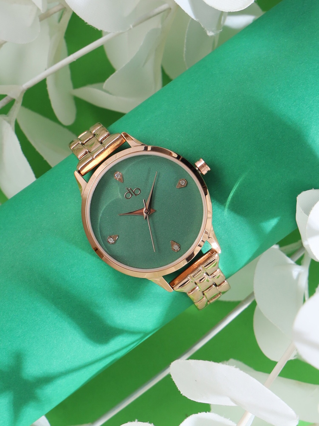 

DressBerry Women Embellished Bracelet Style Straps Analogue Watch DB23-1A, Green