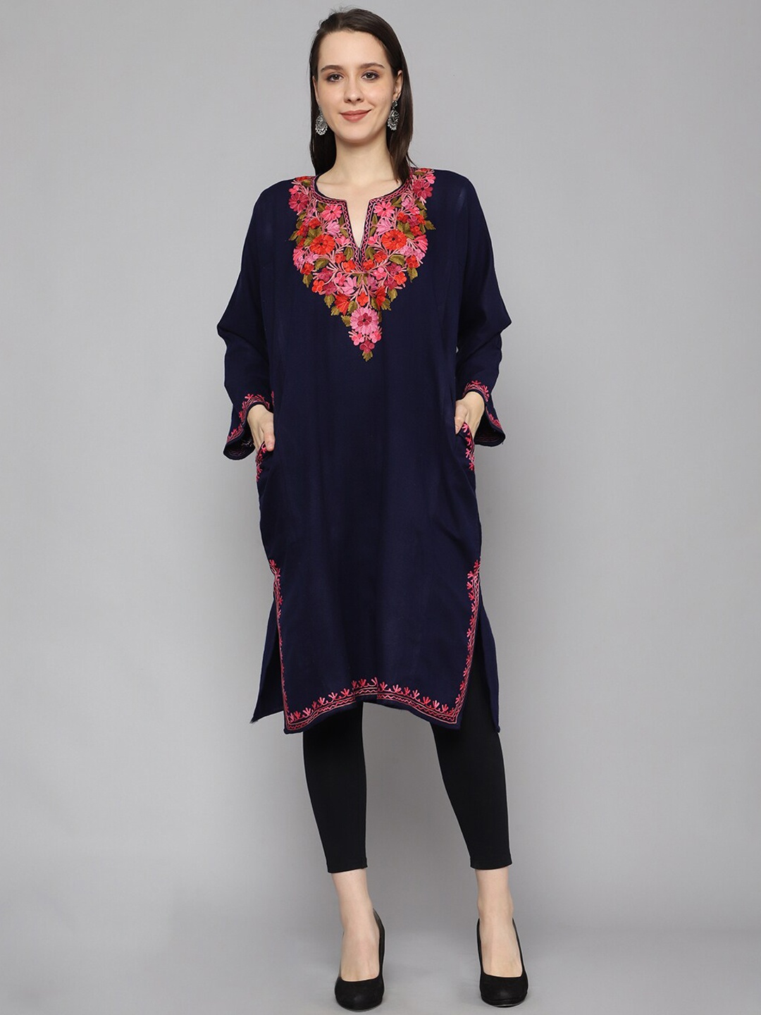 

CRAFTBAZAR Floral Yoke Designed Thread Work Straight Kurta, Blue