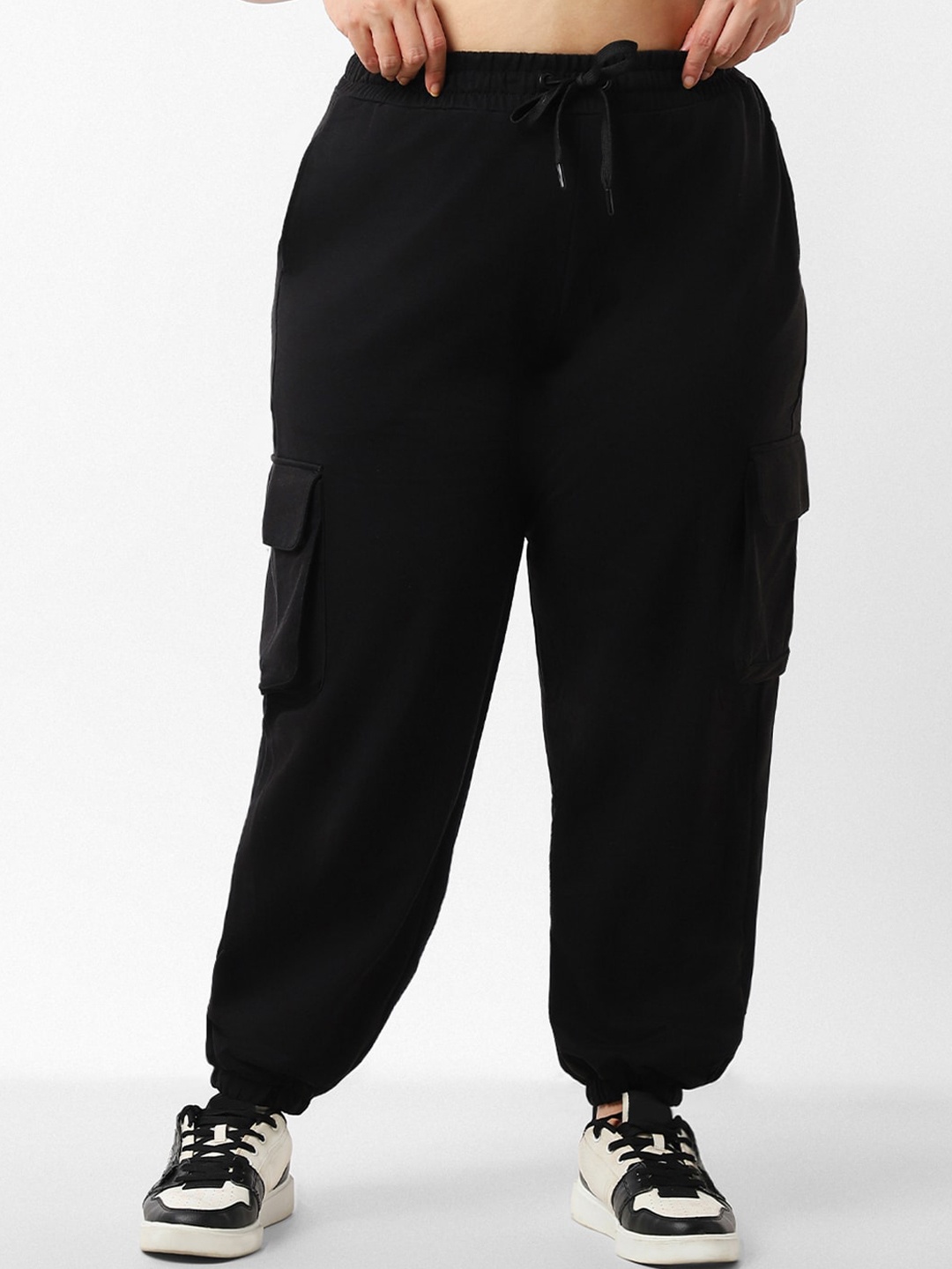 Bewakoof Air 1.0 Women Oversized Plus Size Cargo Joggers, Black