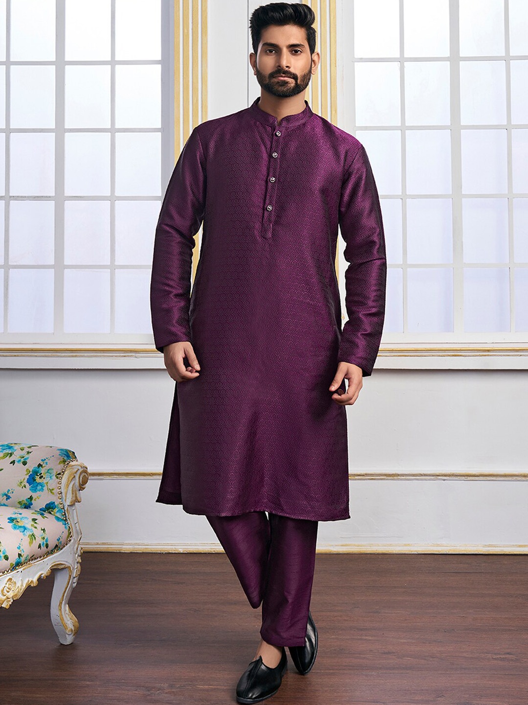 

Inddus Ethnic Motifs Woven Design Straight Kurta With Trousers, Purple