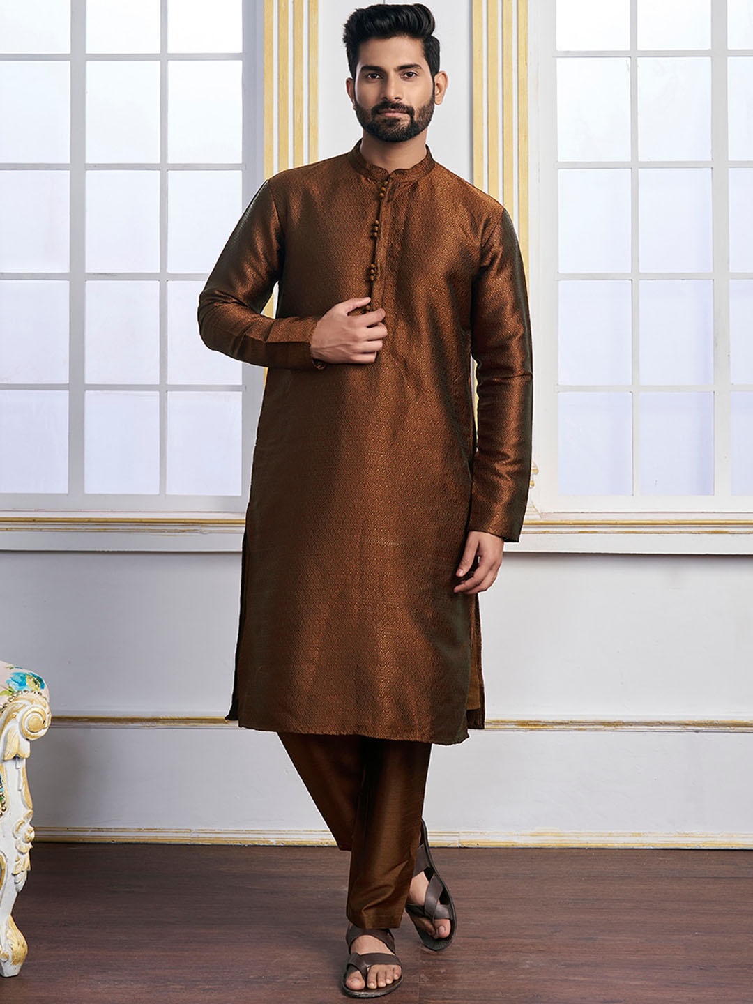 

Inddus Geometric Woven Design Straight Kurta With Trousers, Brown