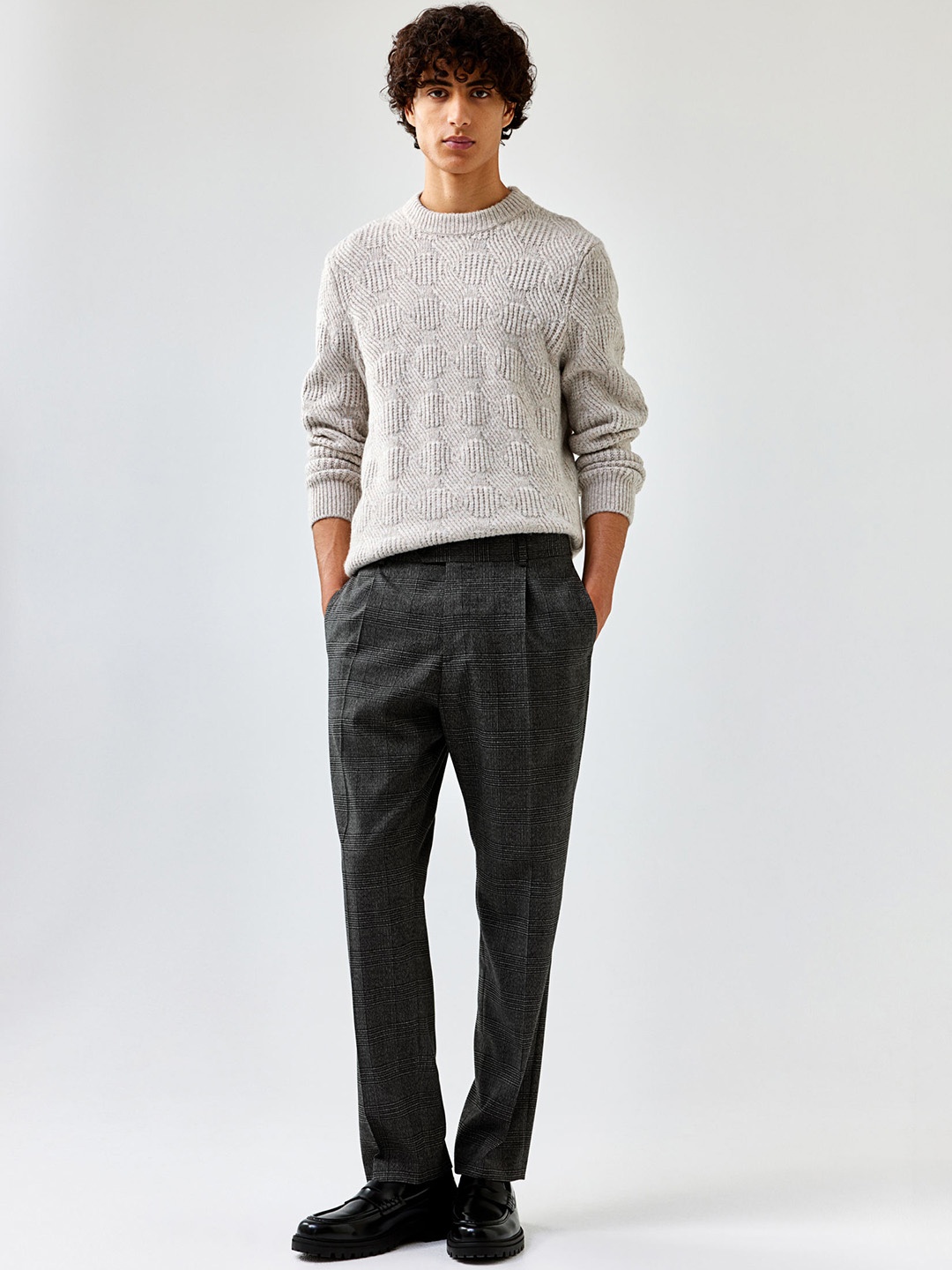 

H&M Men Regular Fit Trousers, Grey
