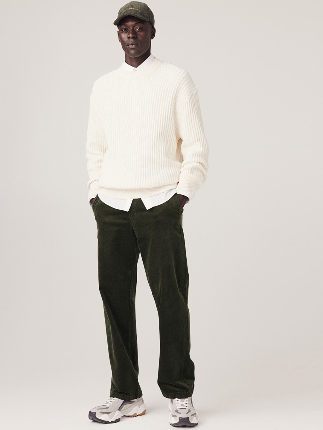 

H&M Relaxed-Fit Corduroy Trousers, Green