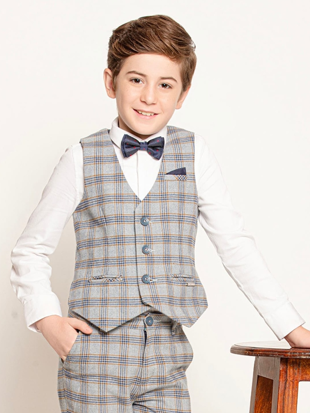 

One Friday Checked Slim-Fit Formal Waistcoat, Grey