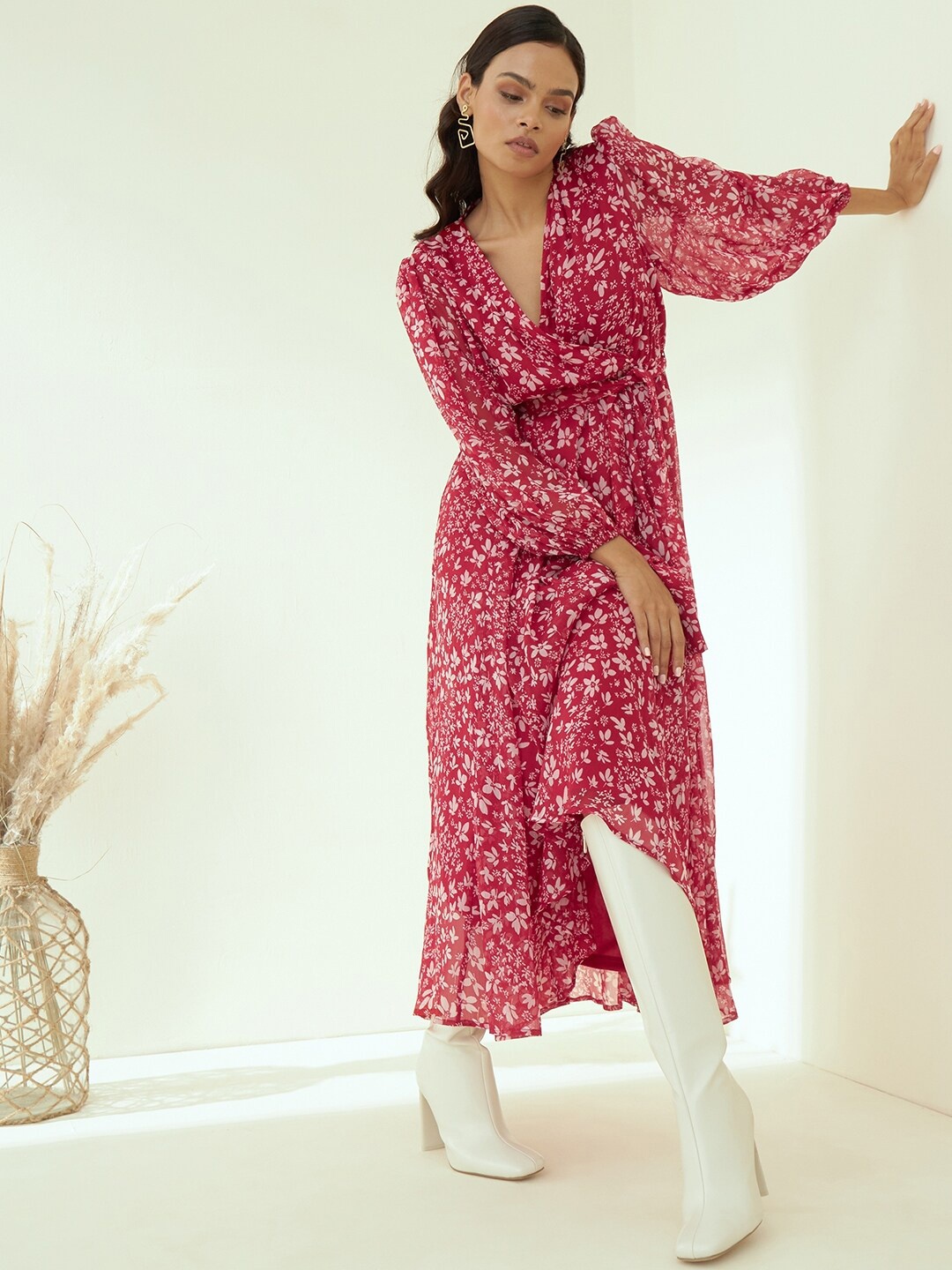 

Femella Red Floral Printed Puff Sleeve Maxi Dress