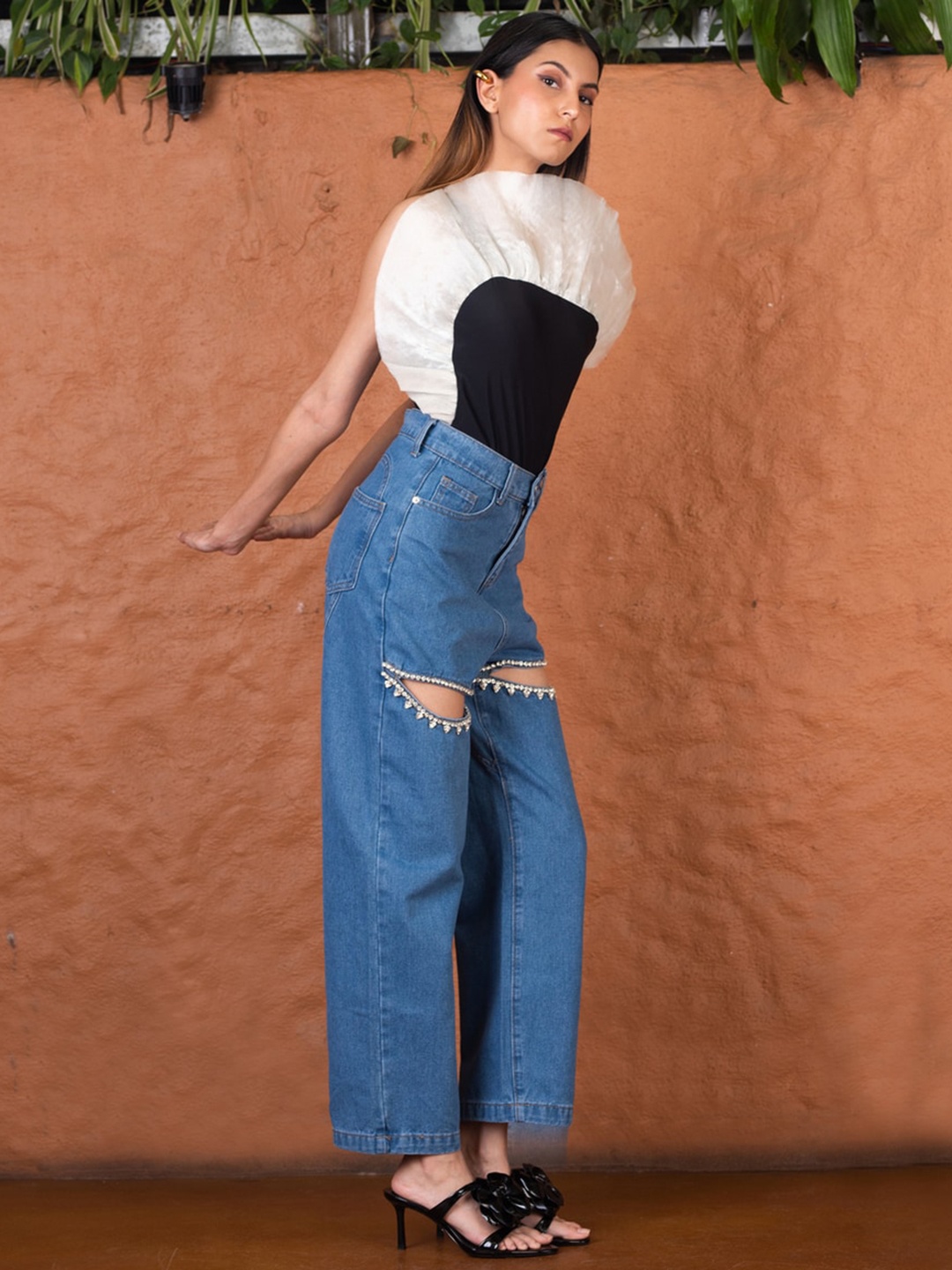 

FancyPants Women High-Rise Mildly Distressed Embellished Cotton Jeans, Blue