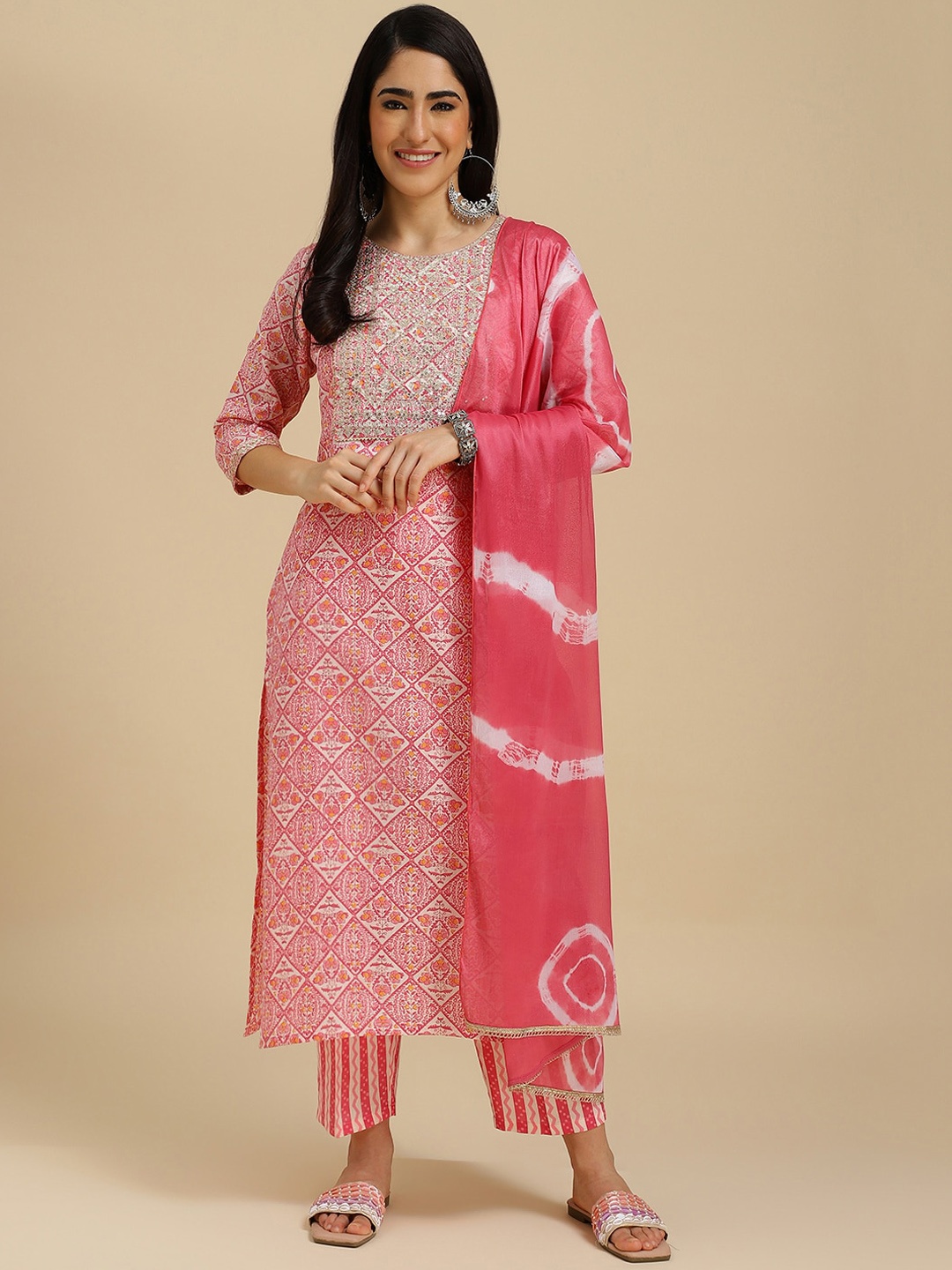 

J Turritopsis Floral Printed Regular Thread Work Kurta with Trousers & Dupatta, Pink