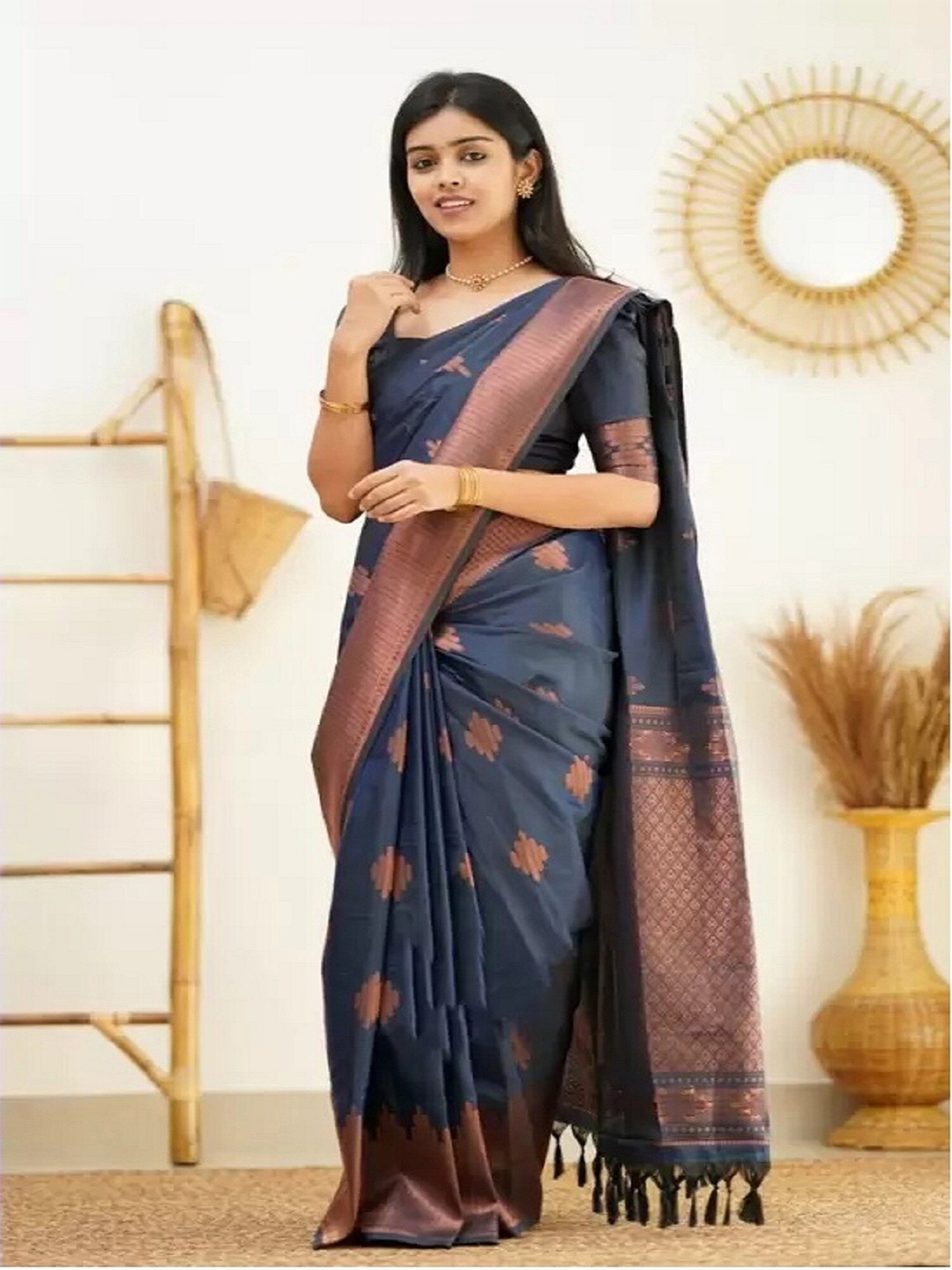 

APNISHA Ethnic Motif Woven Design Zari Pure Silk Banarasi Saree, Navy blue