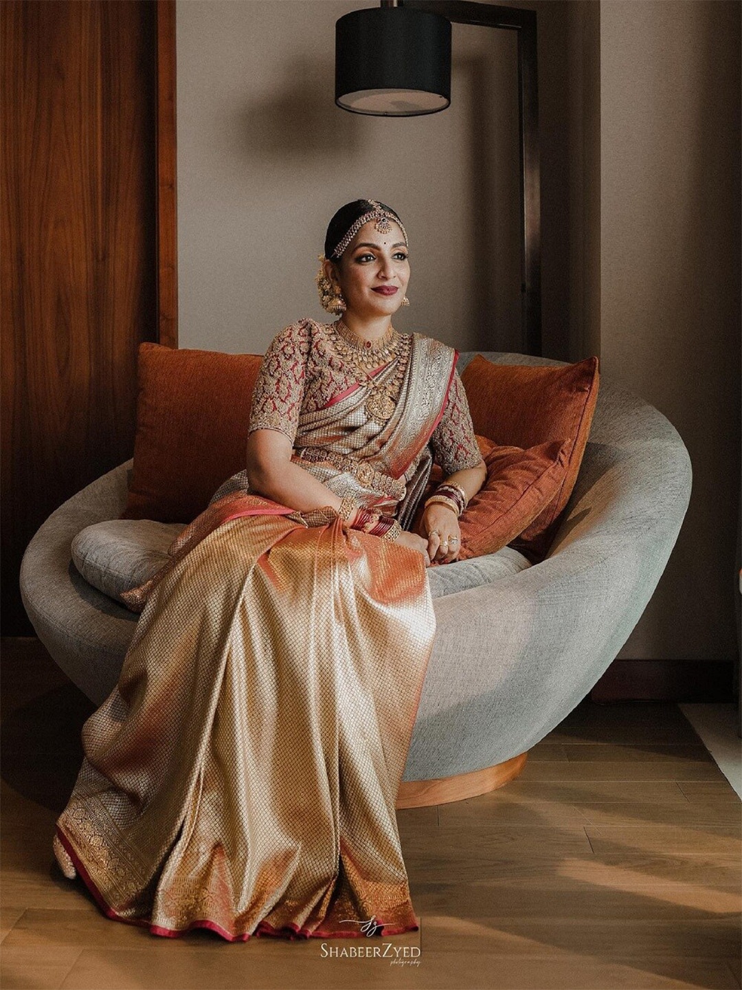 

APNISHA Ethnic Motifs Woven Design Zari Pure Silk Banarasi Saree, Cream
