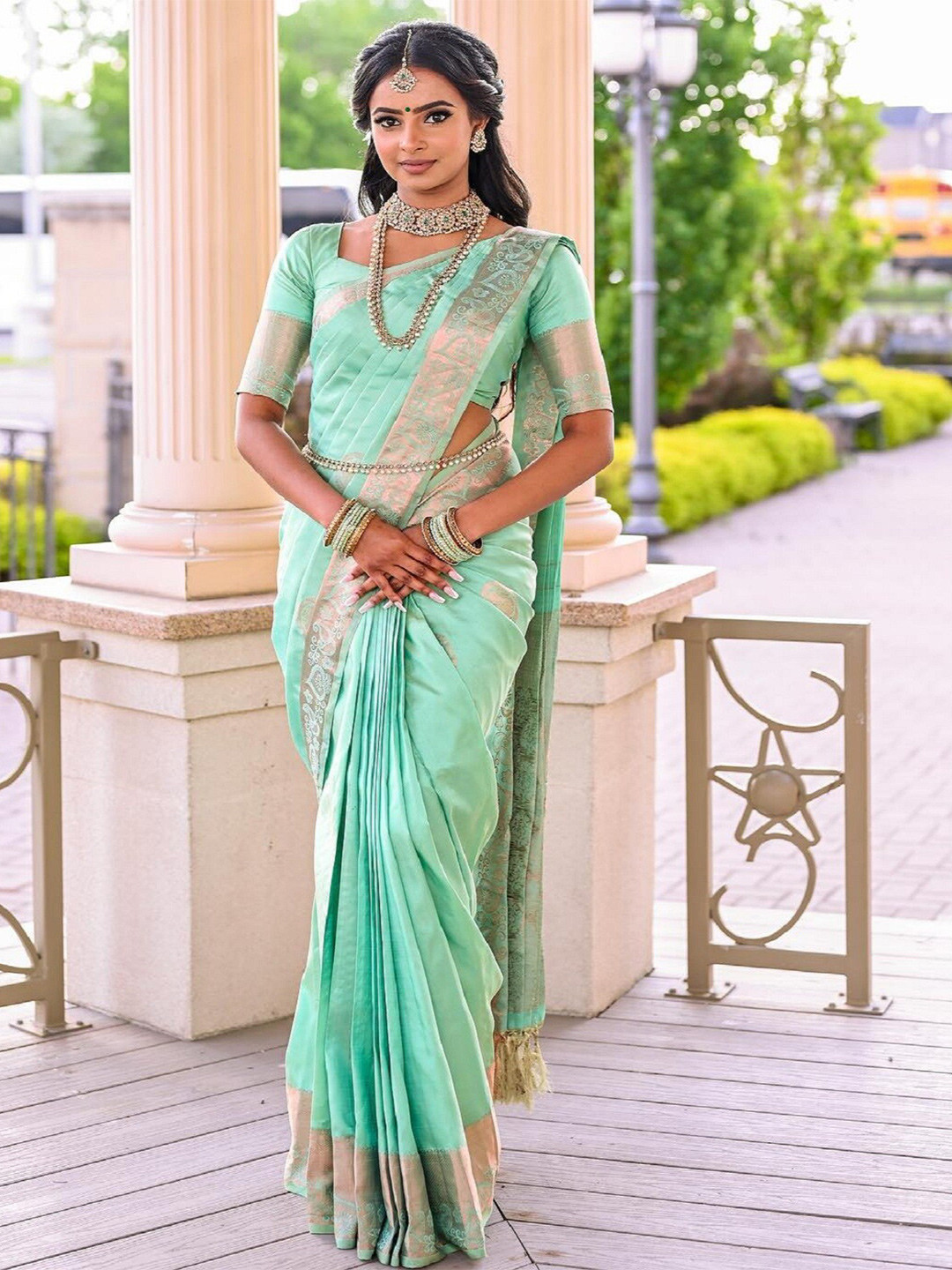

APNISHA Ethnic Motifs Woven Design Zari Pure Silk Banarasi Saree, Turquoise blue