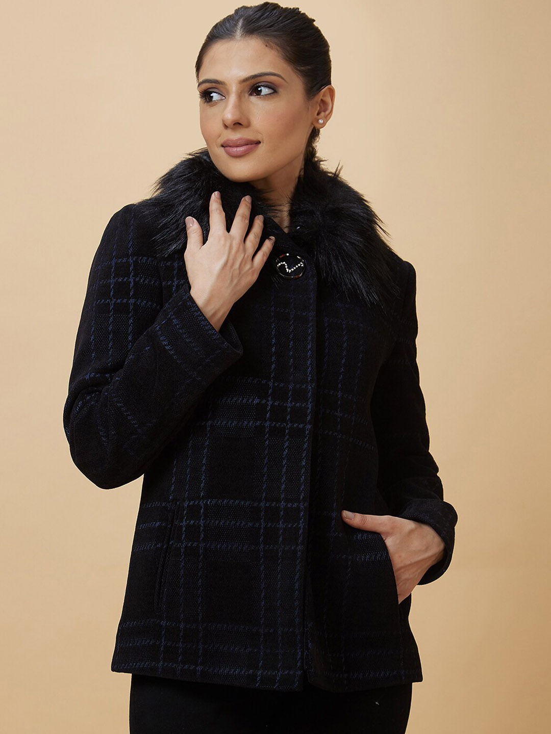 

Globus Black Checked Spread Collar Faux Fur Trim Detail Overcoat