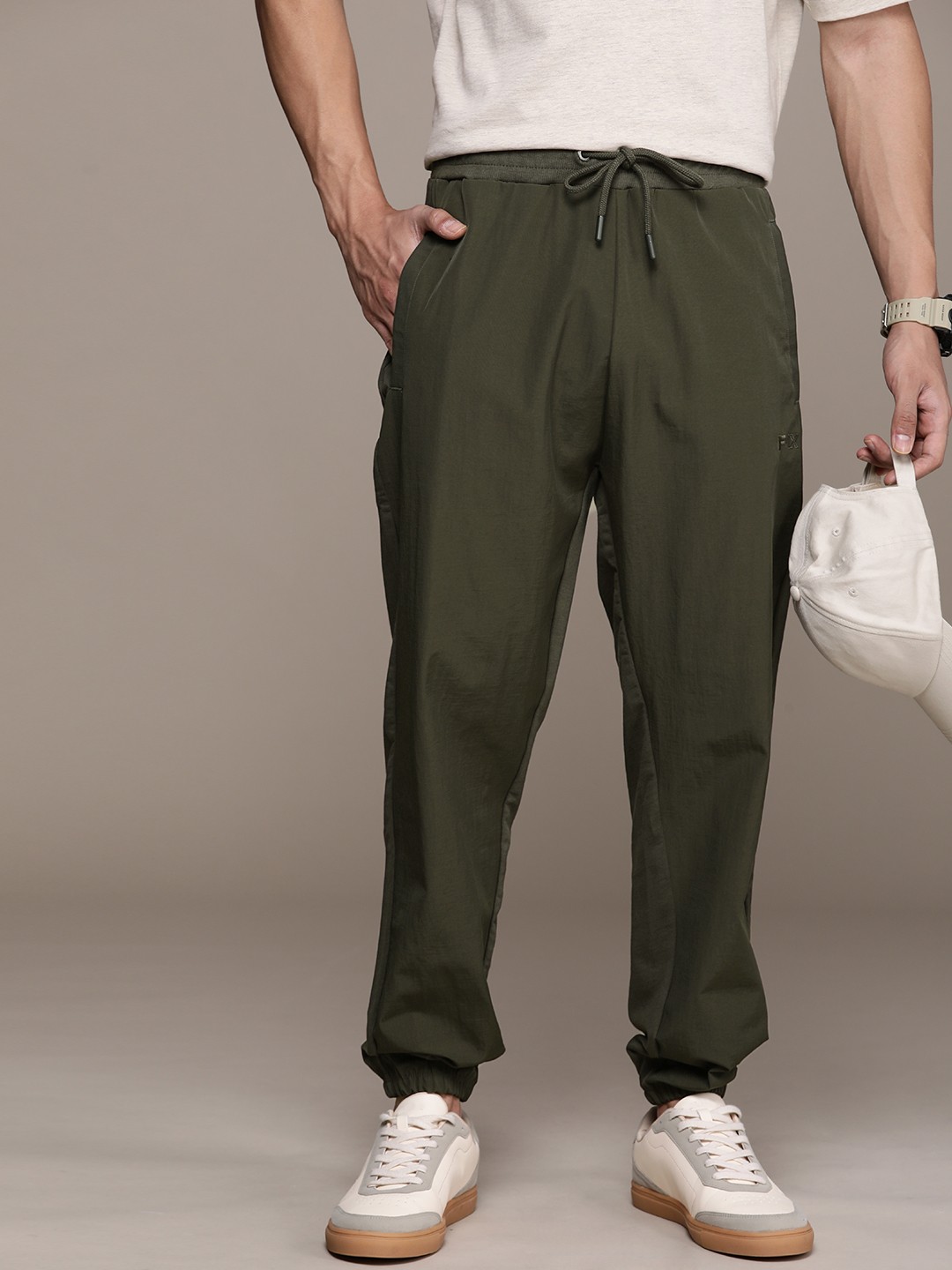 

FORCE IX Men Relaxed Fit Pure Cotton Joggers, Olive