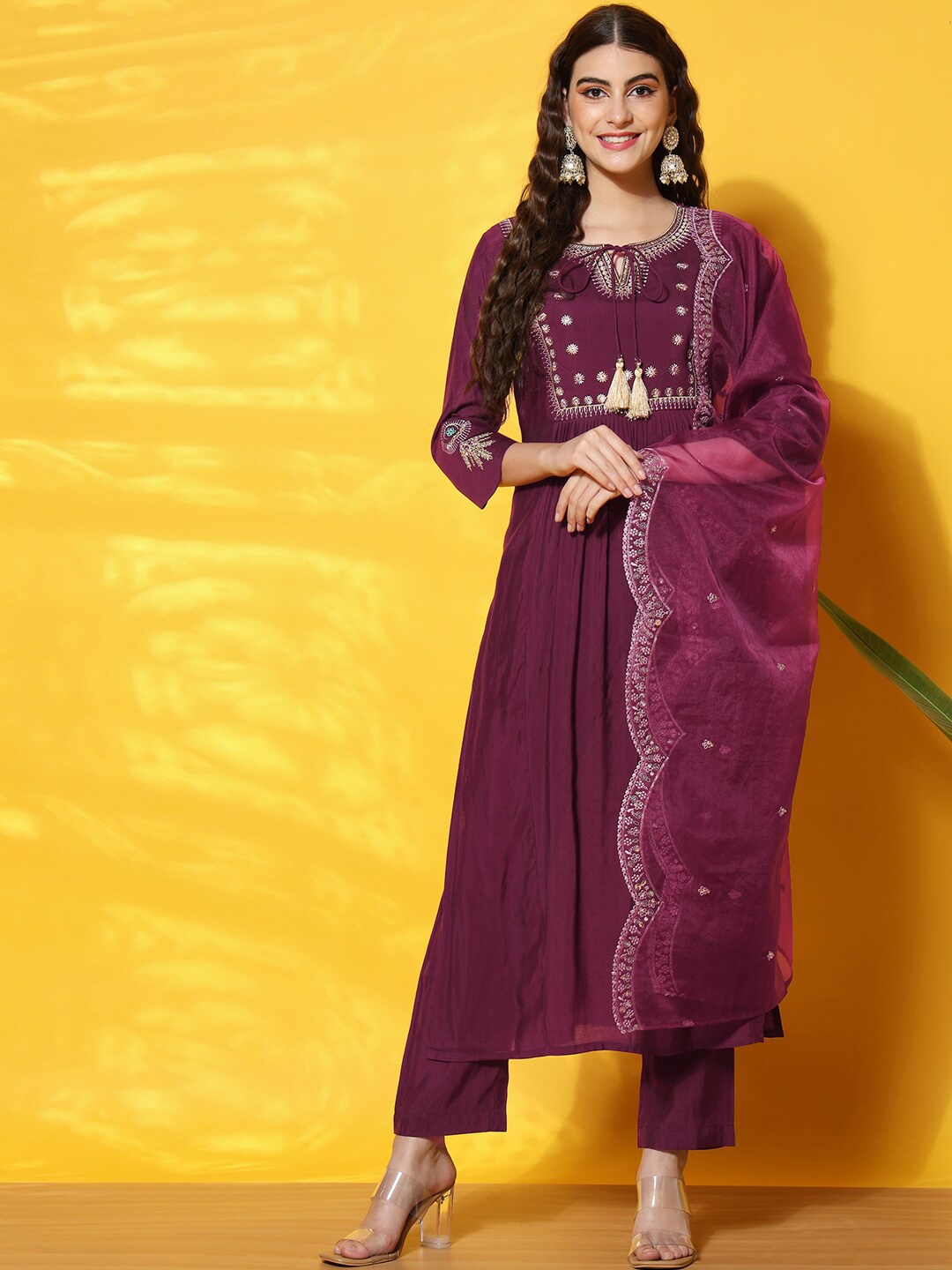 

BLACK SCISSOR Floral Embroidered Regular Thread Work Kurta With Trousers & Dupatta, Burgundy