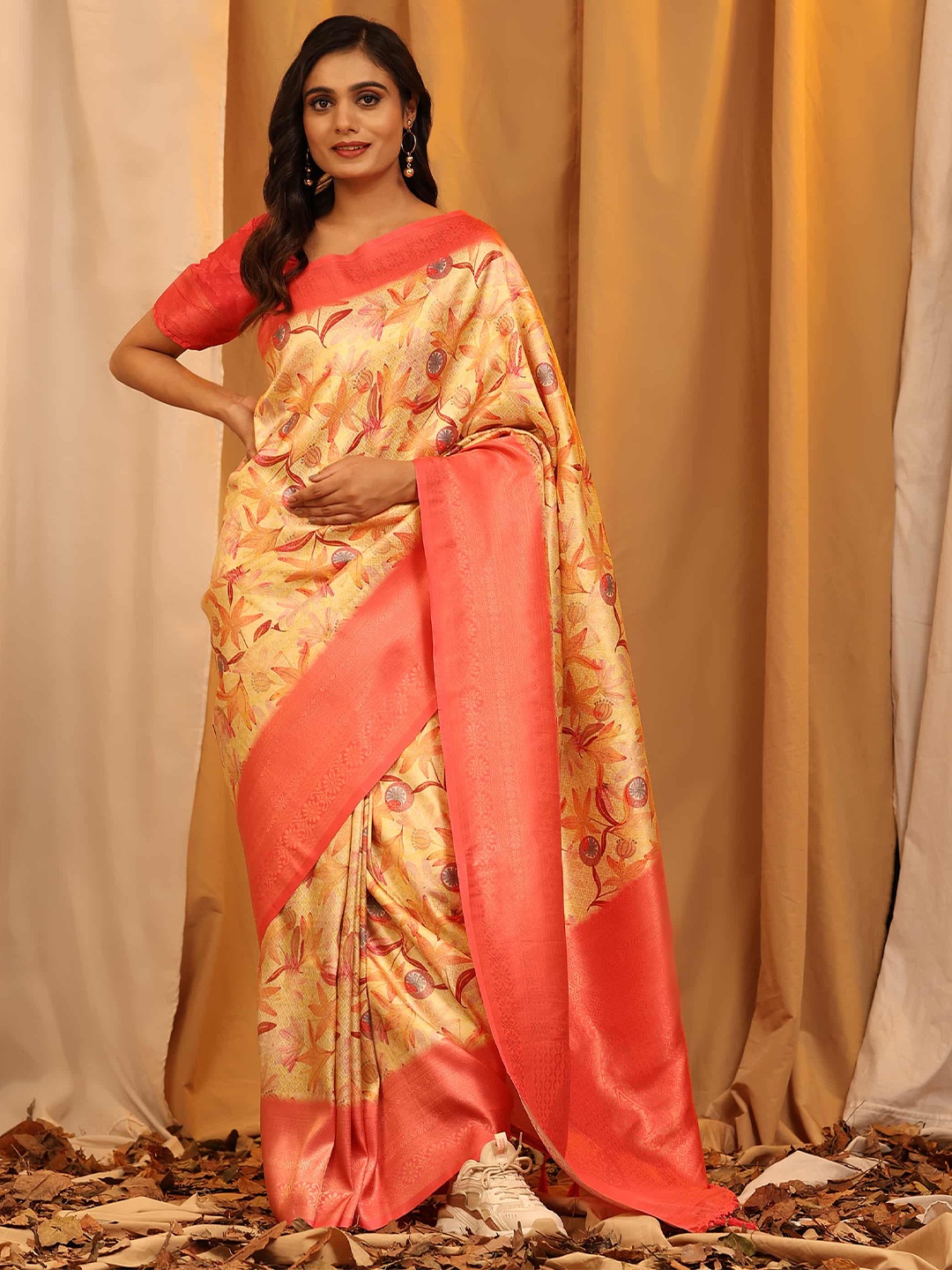 

Silk Land Floral Woven Design Zari Kanjeevaram Saree, Peach