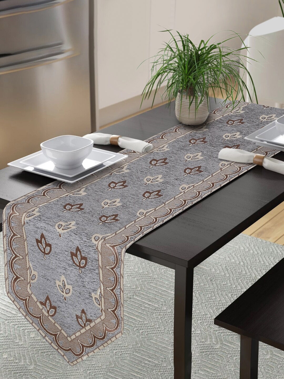 

MULTITEX Grey & Beige Floral Pure Cotton Hand-Tufted Table Runner