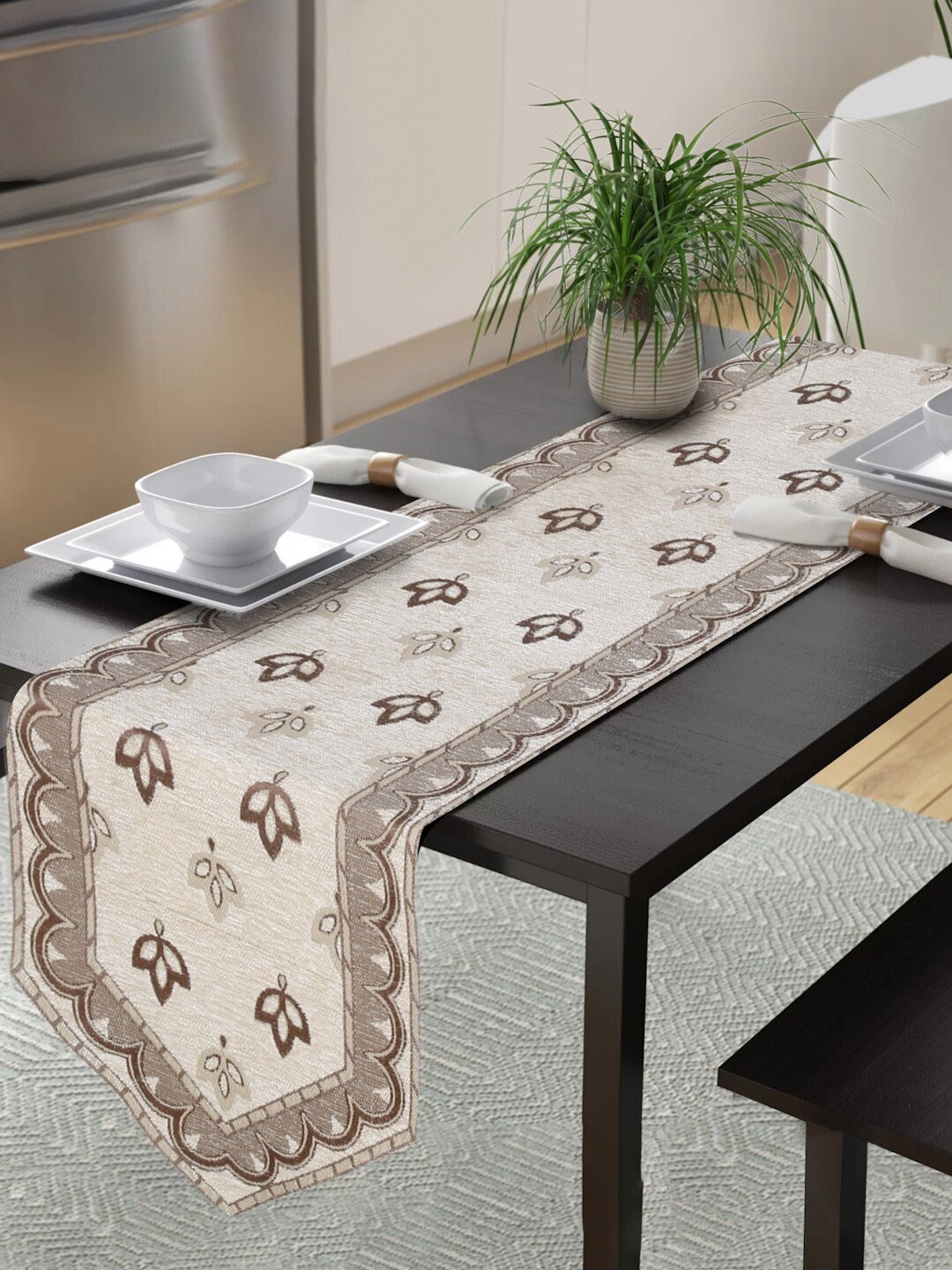 

MULTITEX Brown & Beige Floral Cotton Hand-Tufted Table Runner