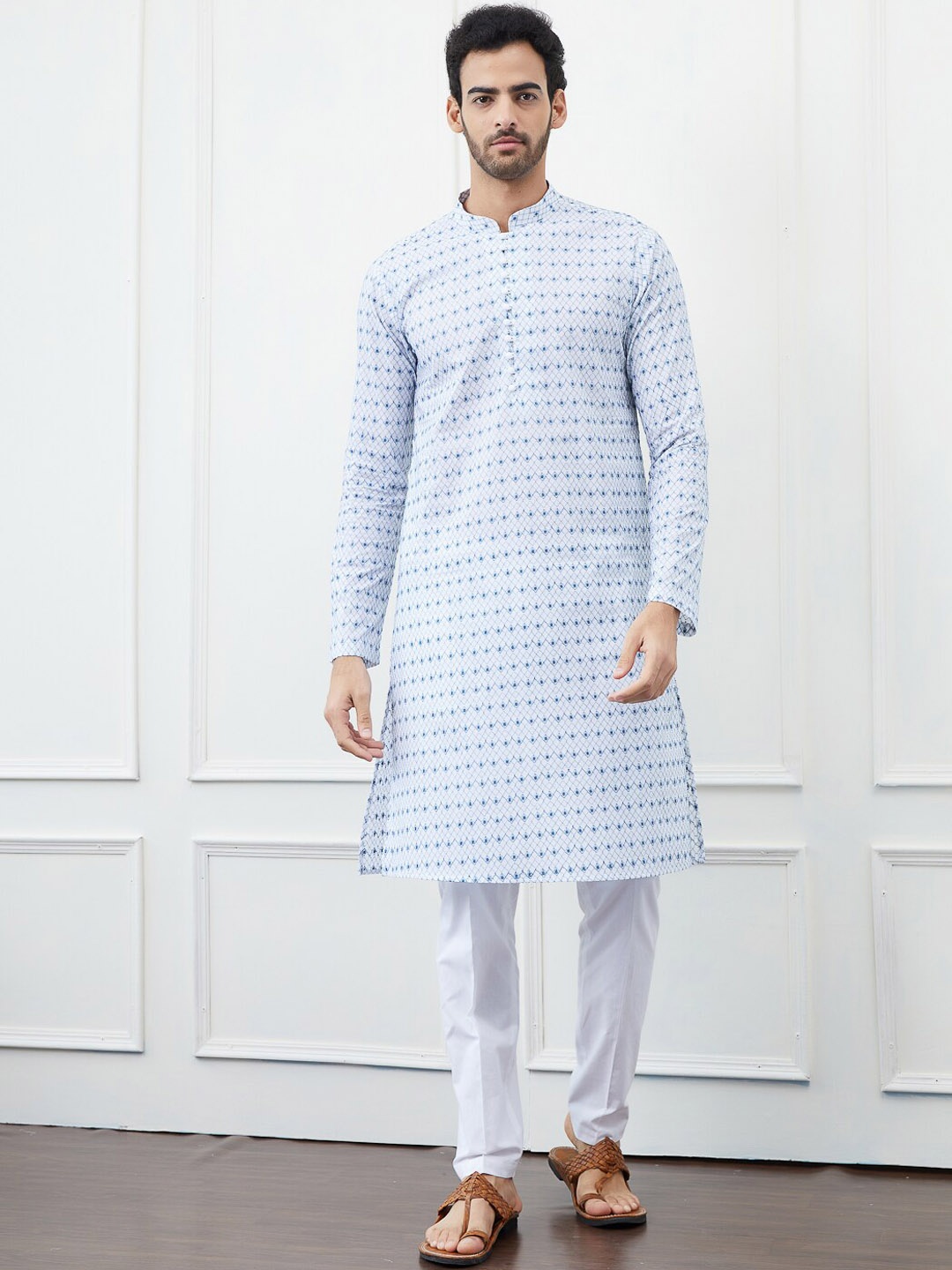 

See Designs Ethnic Motifs Embroidered Regular Chikankari Pure Cotton Kurta with Pyjamas, White