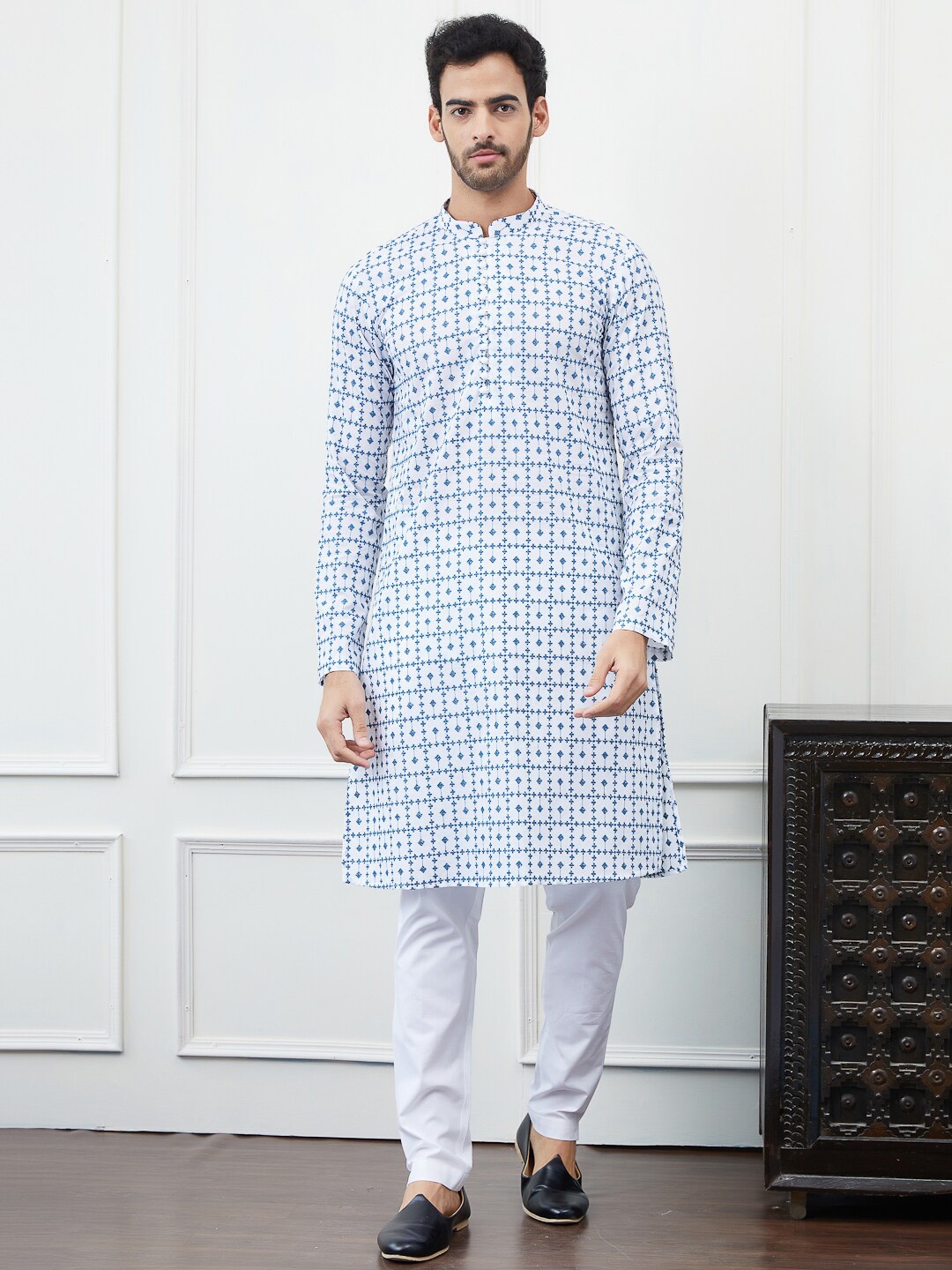 

See Designs Ethnic Motifs Embroidered Chikankari Pure Cotton Straight Kurta with Trouser, White