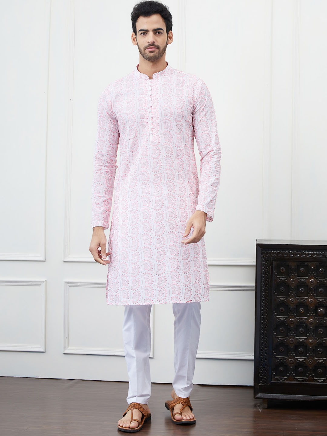 

See Designs Floral Embroidered Chikankari Pure Cotton Straight Kurta with Trouser, White