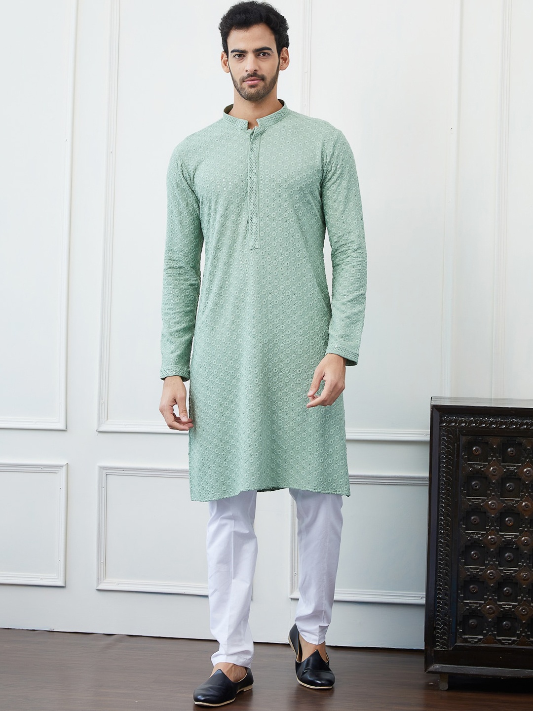 

See Designs Floral Embroidered Cotton Mandarin Collar Straight Kurta, Green