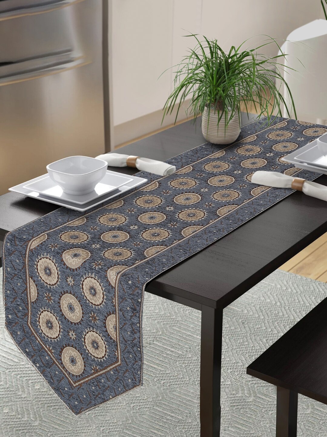 

MULTITEX Beige & Grey Printed Pure Cotton Table Runner