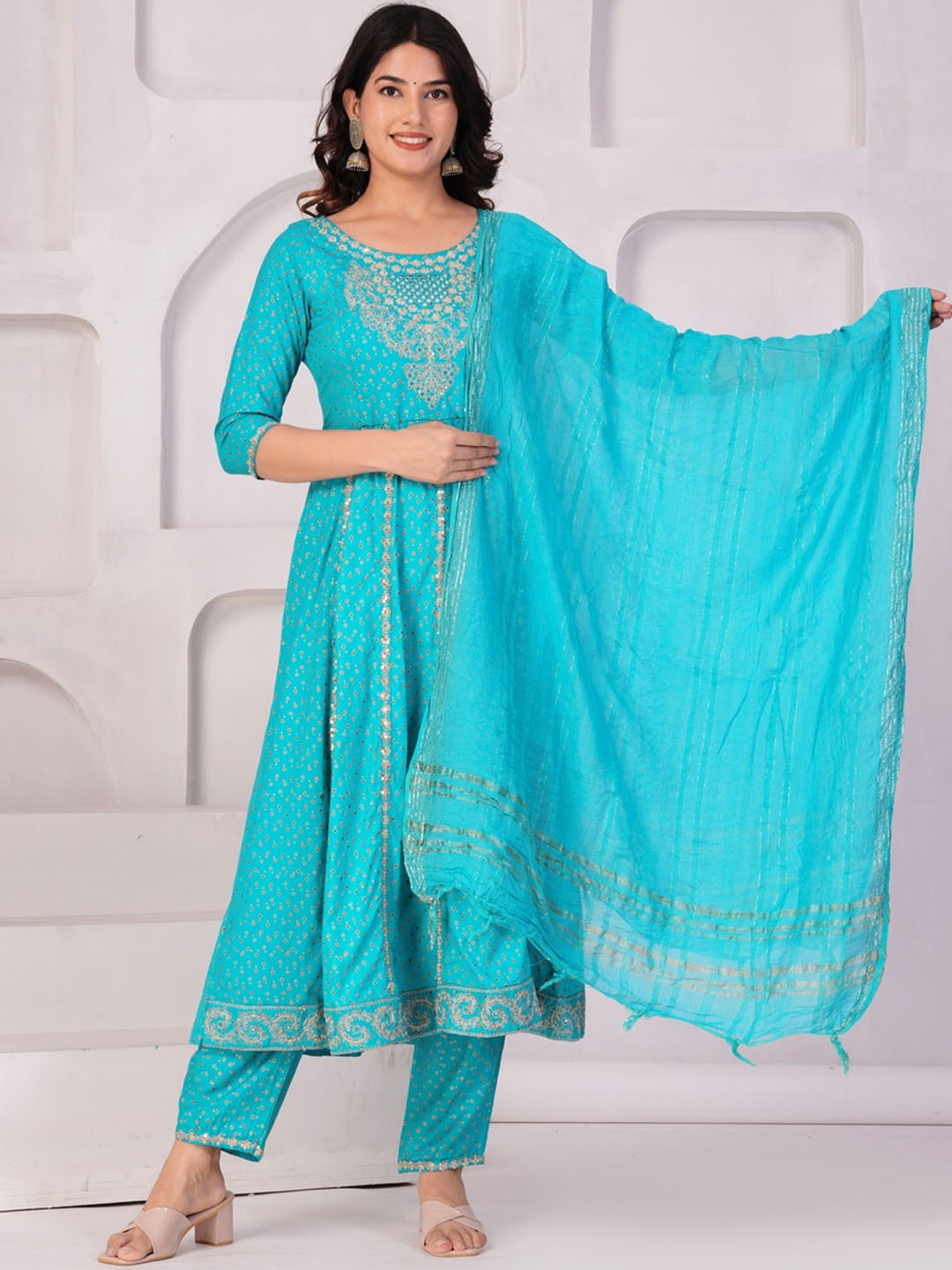 

TOULIN Ethnic Motifs Embroidered Regular Kurta with Trousers & With Dupatta, Turquoise blue