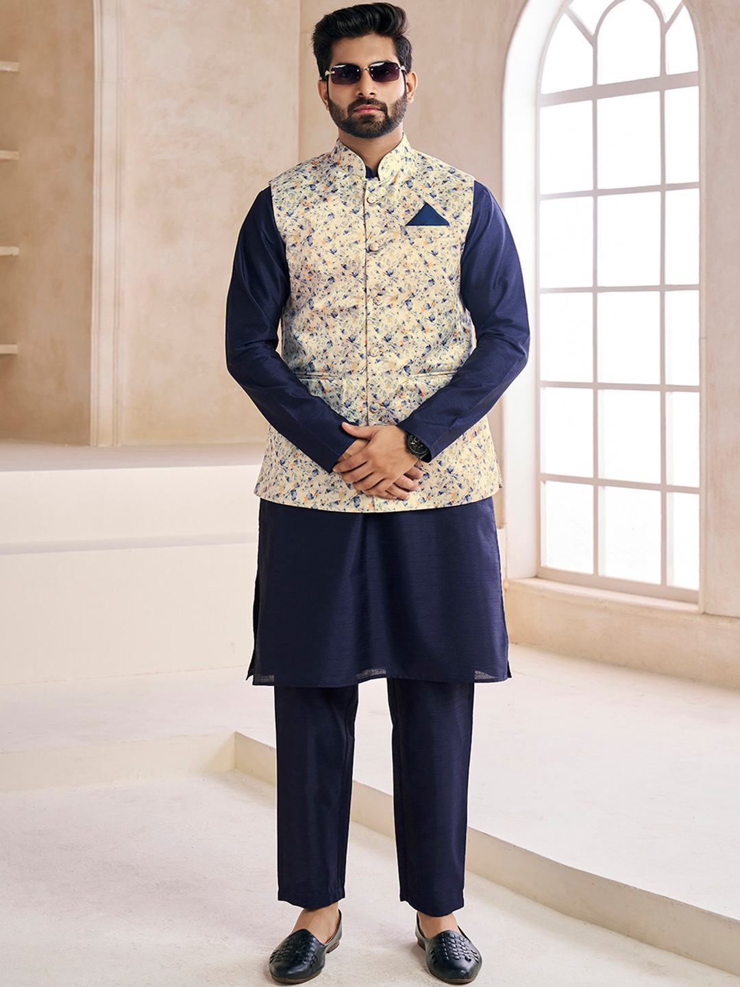 

Inddus Woven-Design Mandarin Collar Nehru Jacket, Off white