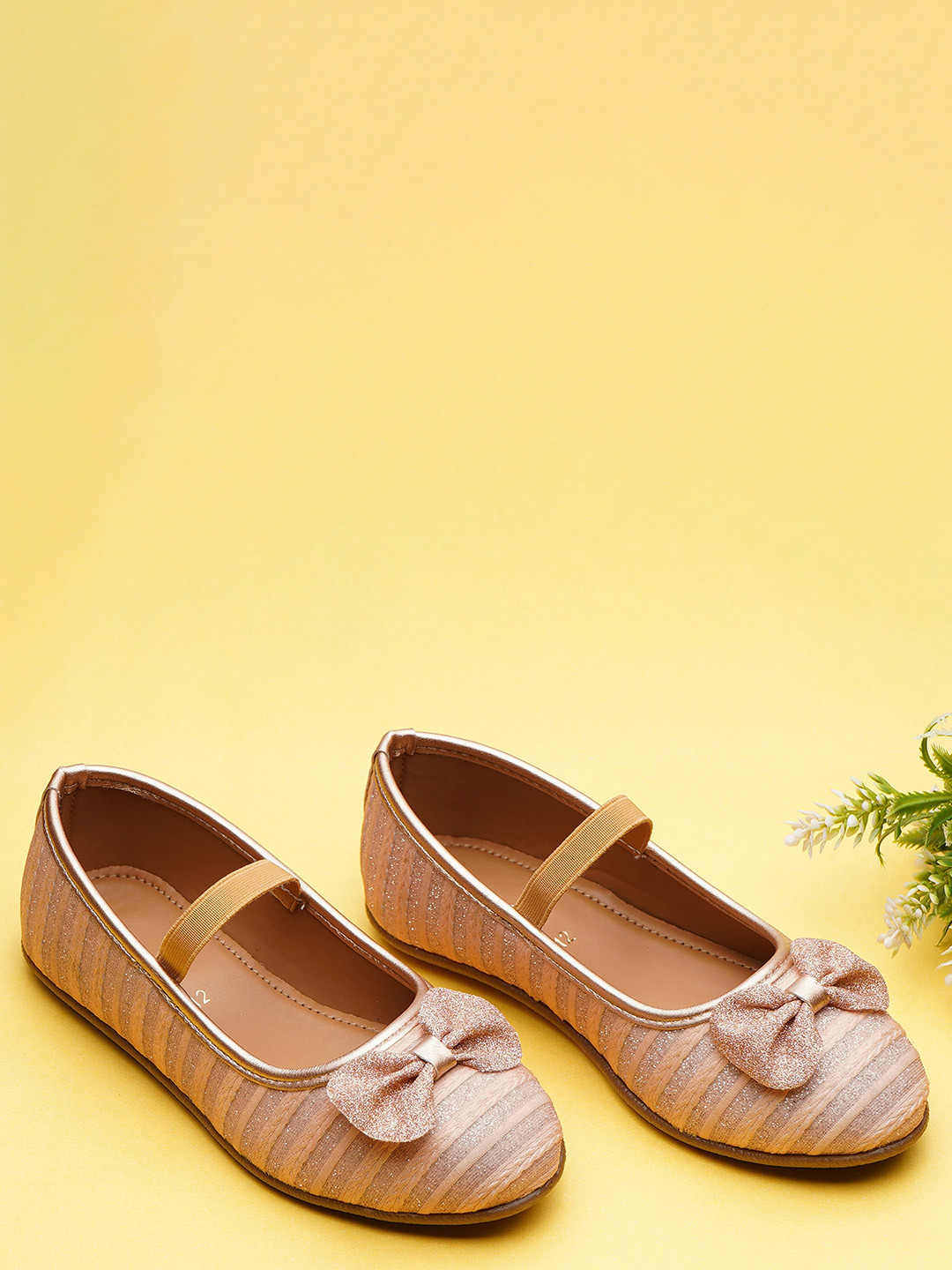 

BOYZ N GALZ Girls Textured Party Ballerinas With Bows, Rose gold