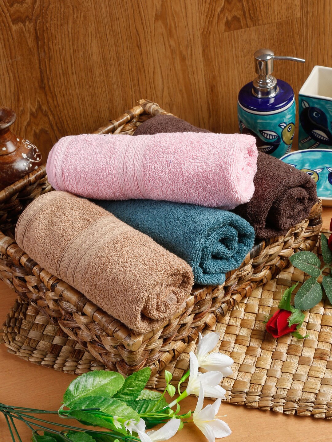 

Naksh Pink & Beige 4 Pieces 450 GSM Pure Cotton Super Absorbent Hand Towels